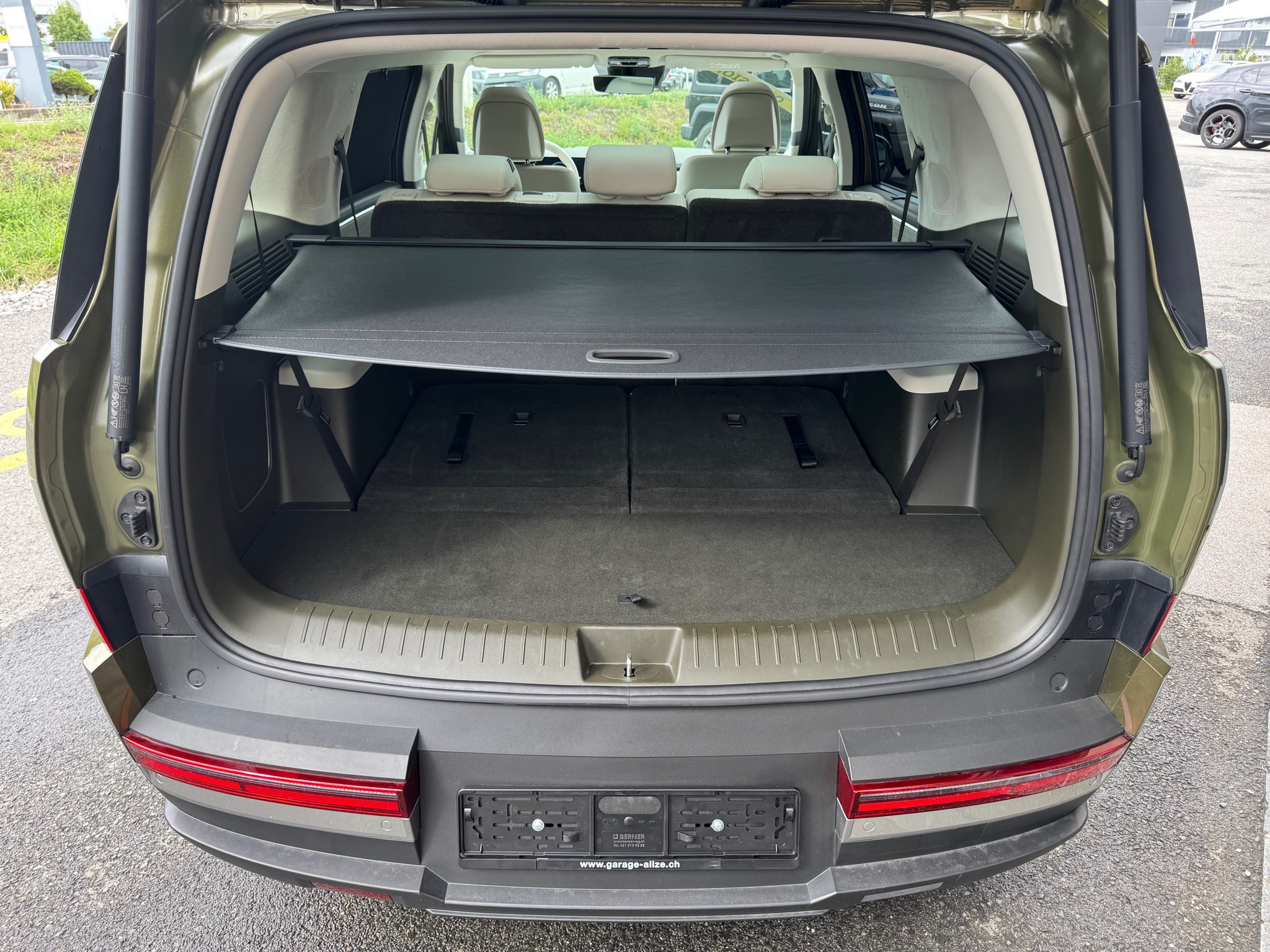 listing desktop thumbnail image 25