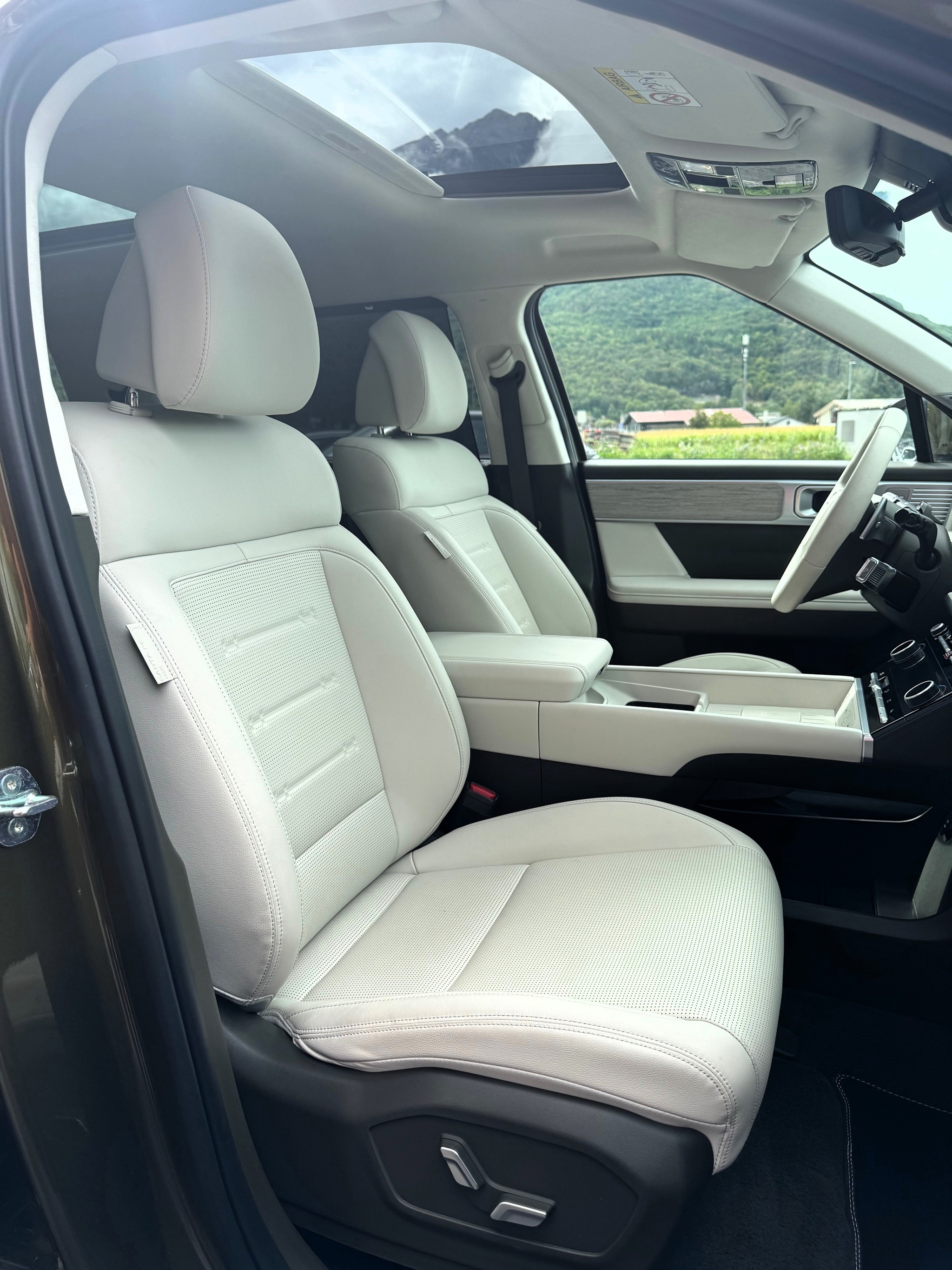 listing desktop thumbnail image 18