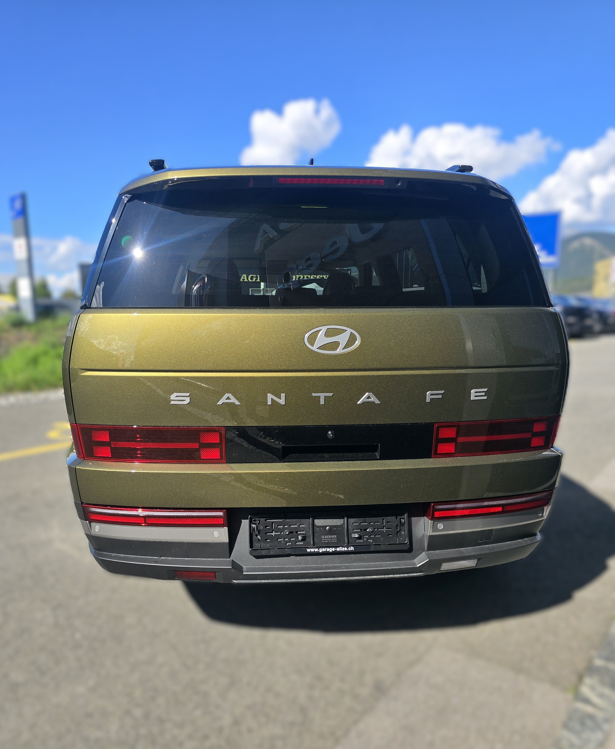 listing desktop thumbnail image 4