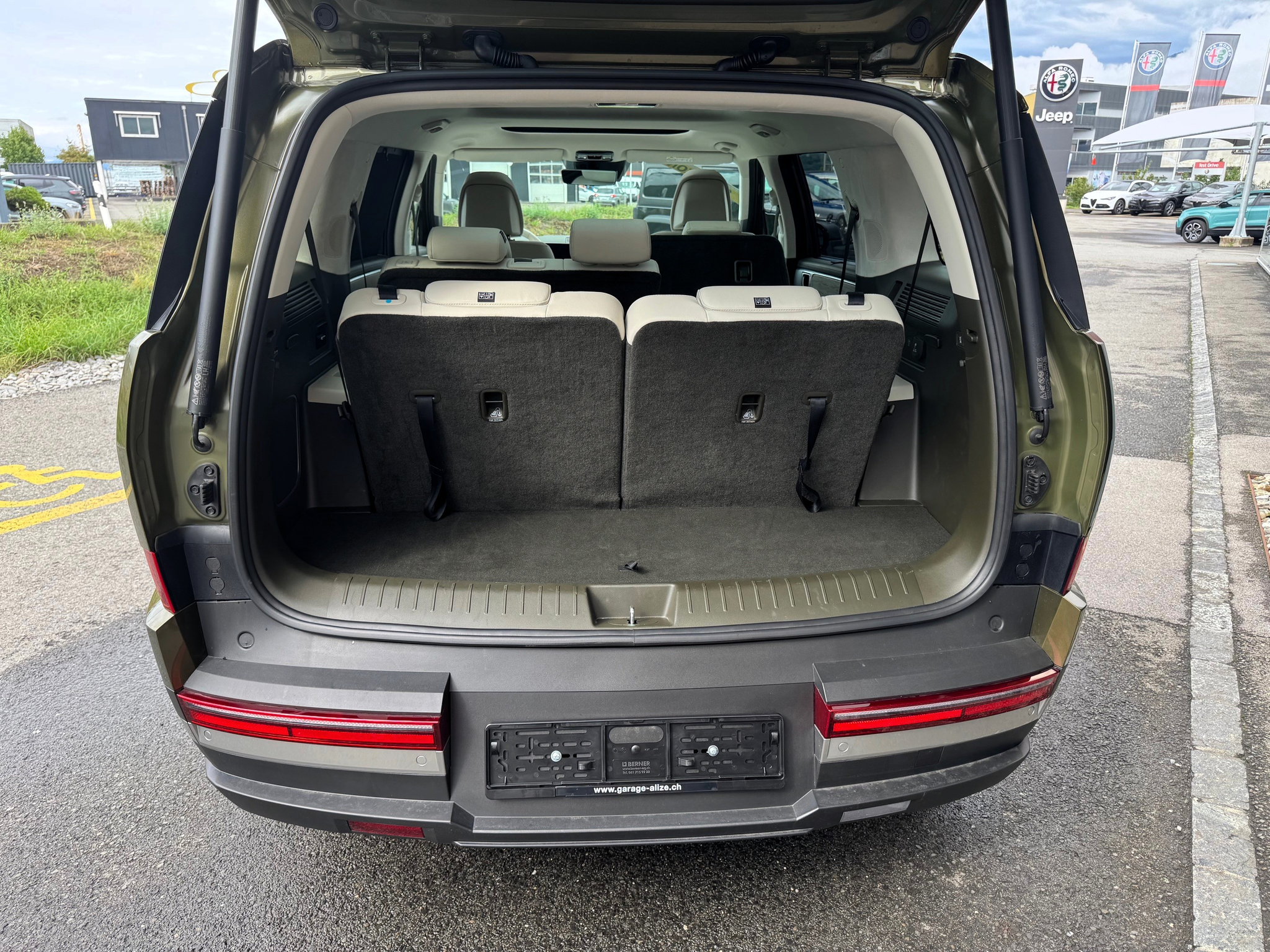 listing desktop thumbnail image 22