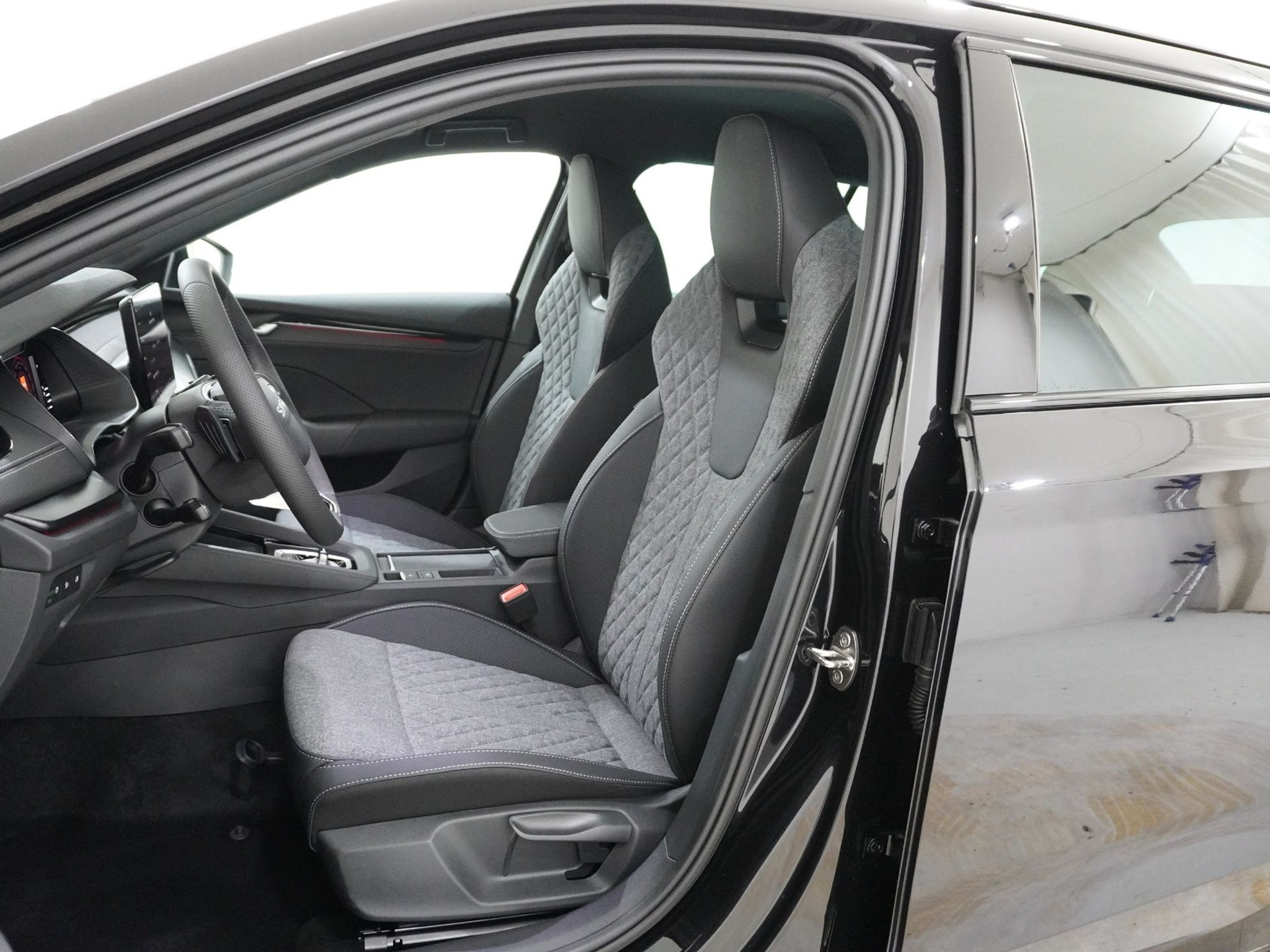 listing desktop thumbnail image 12