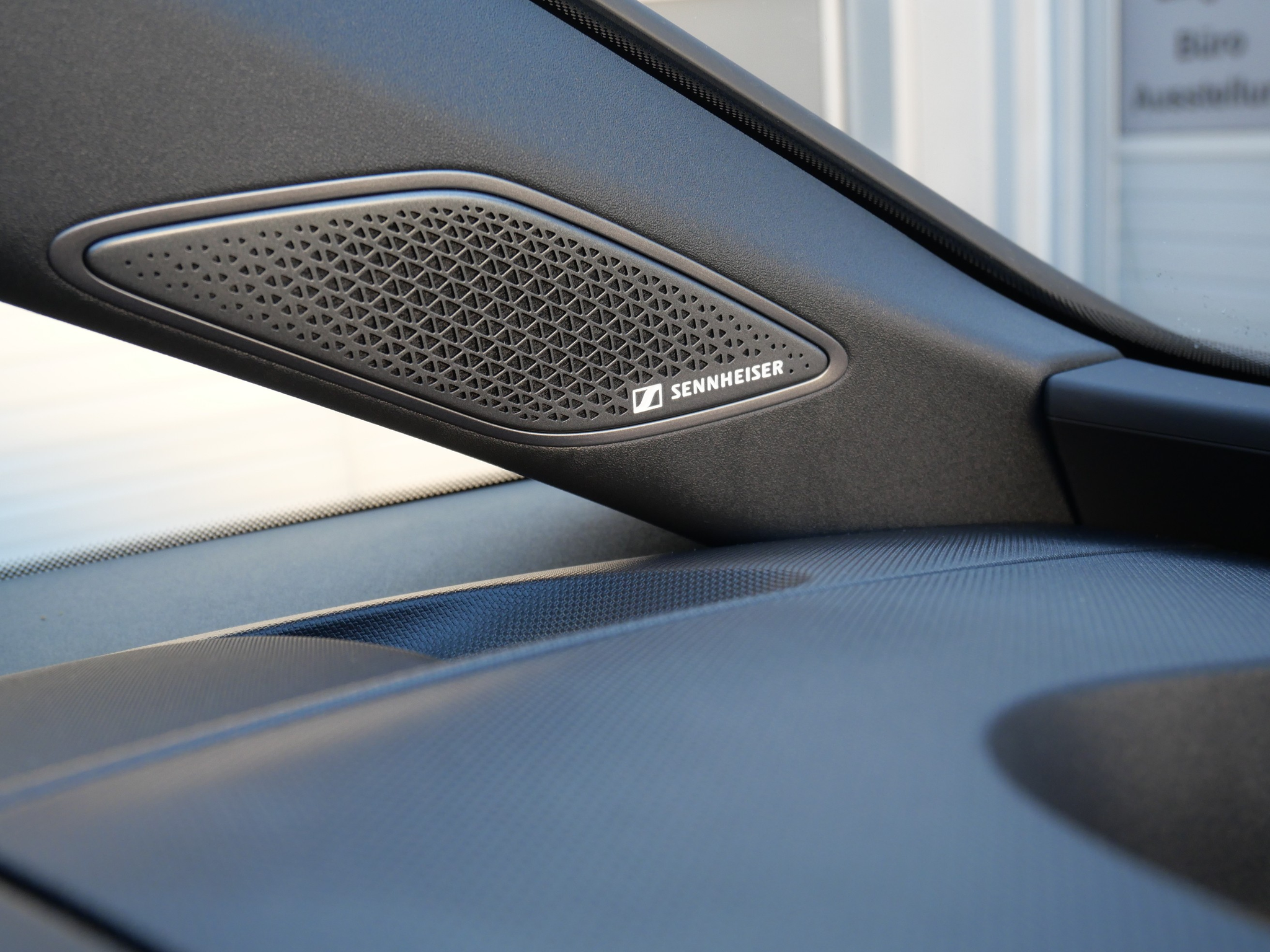 listing desktop thumbnail image 21