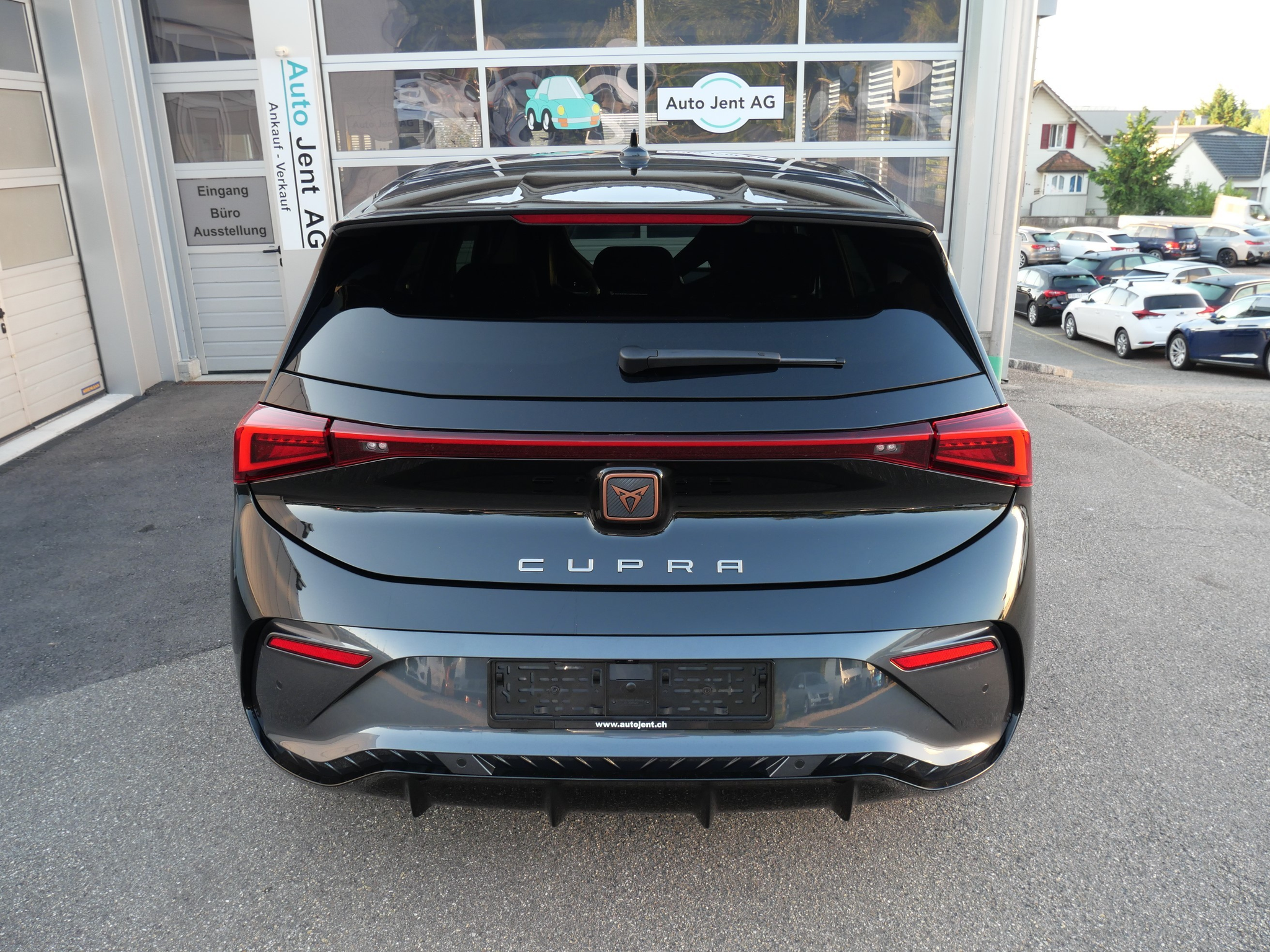 listing desktop thumbnail image 5