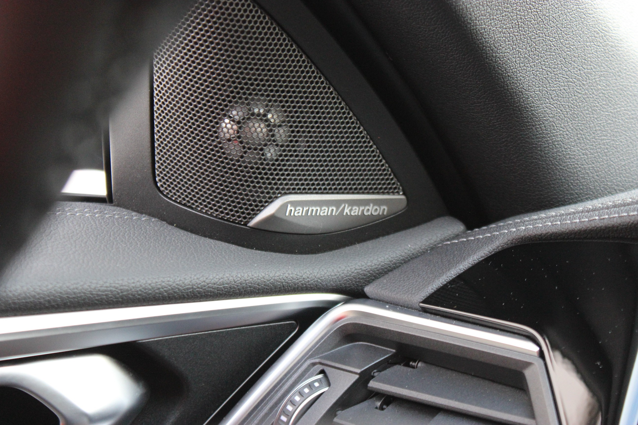 listing desktop thumbnail image 11