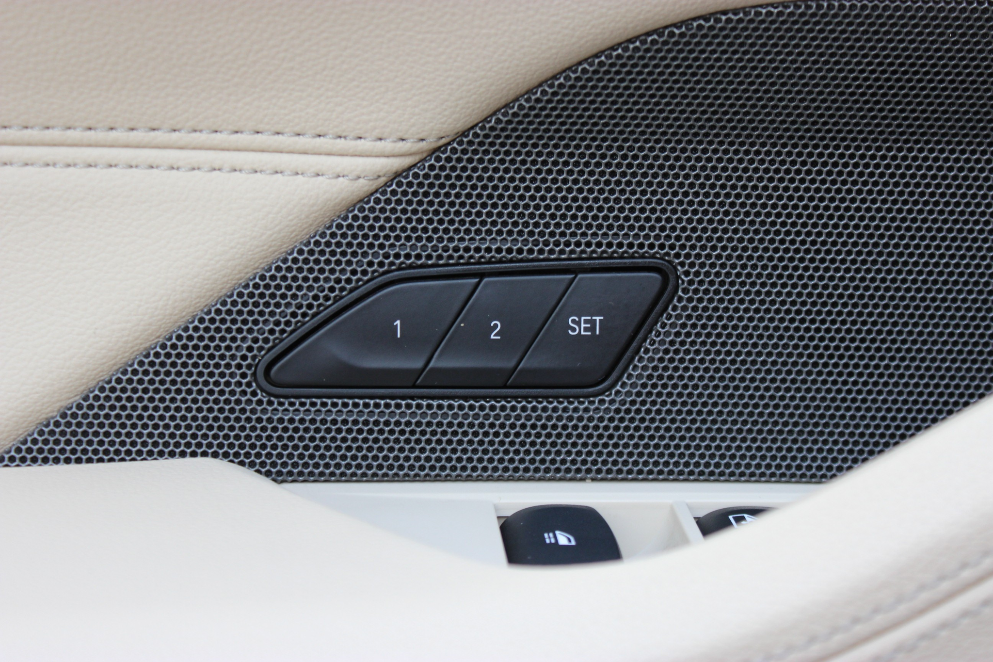 listing desktop thumbnail image 9