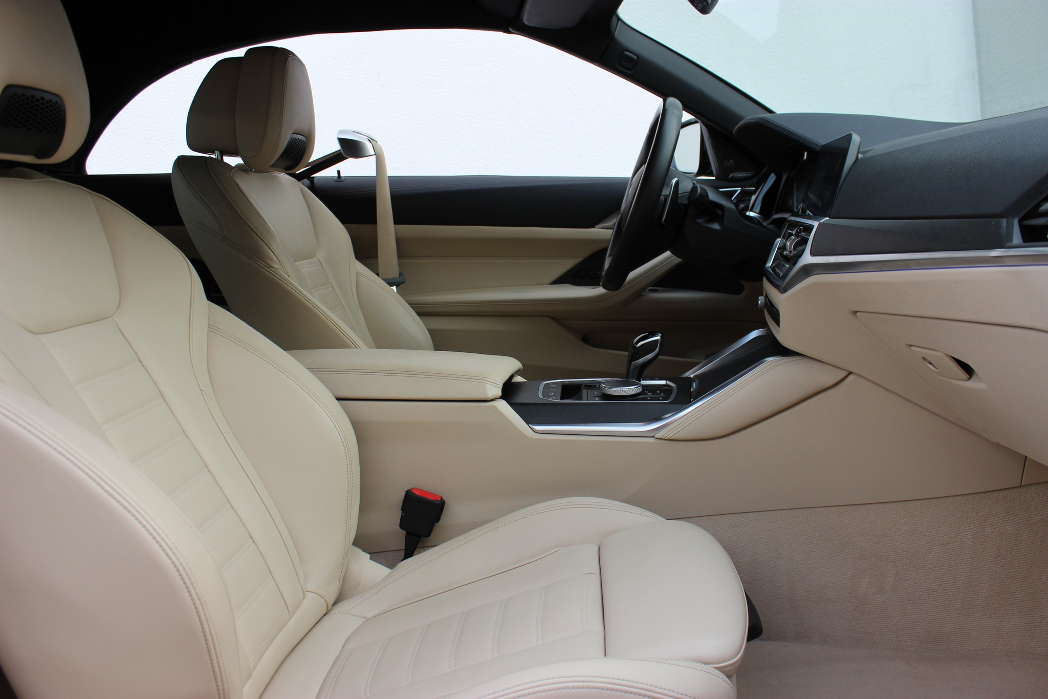 listing desktop thumbnail image 3