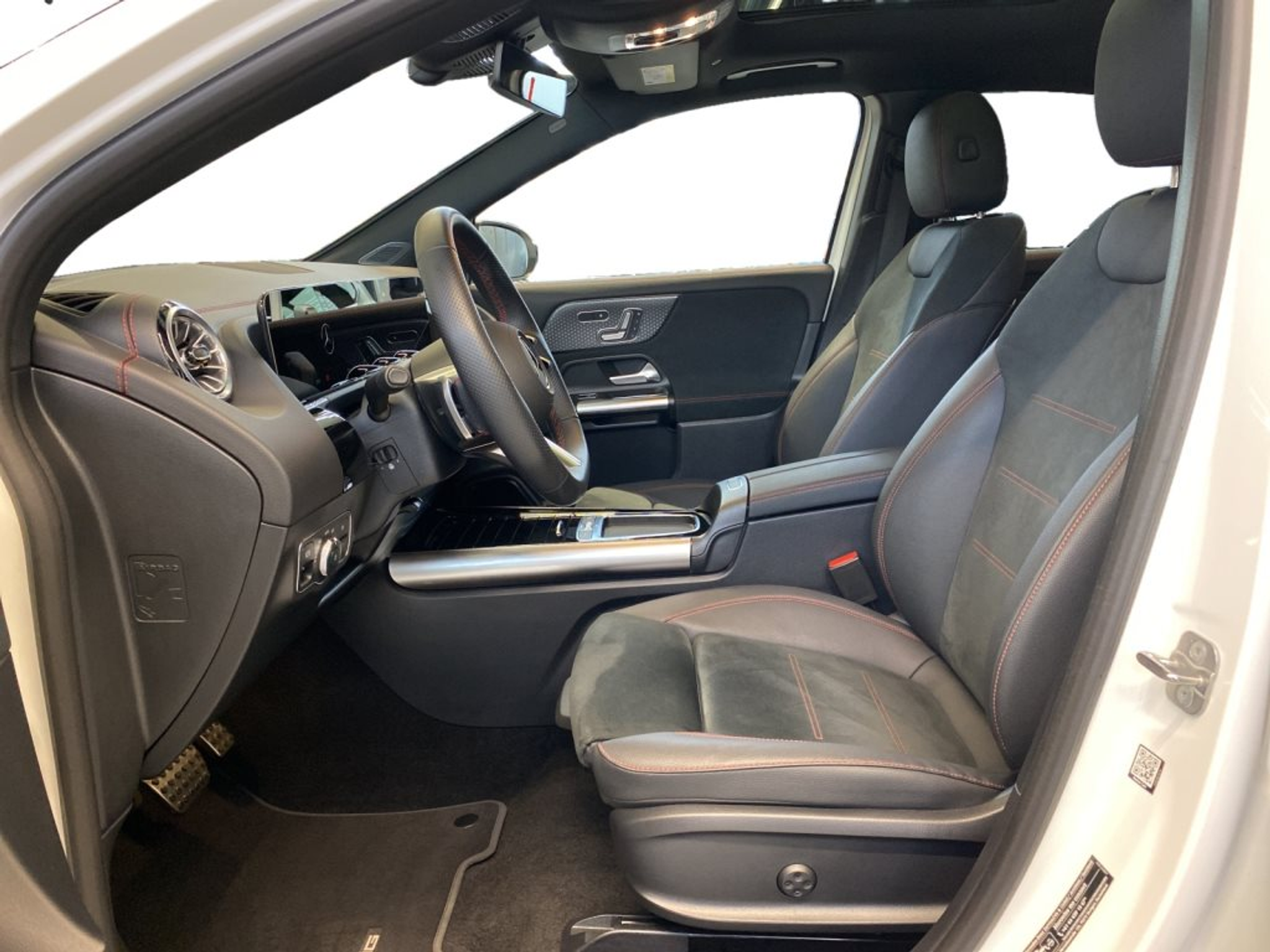 listing desktop thumbnail image 5