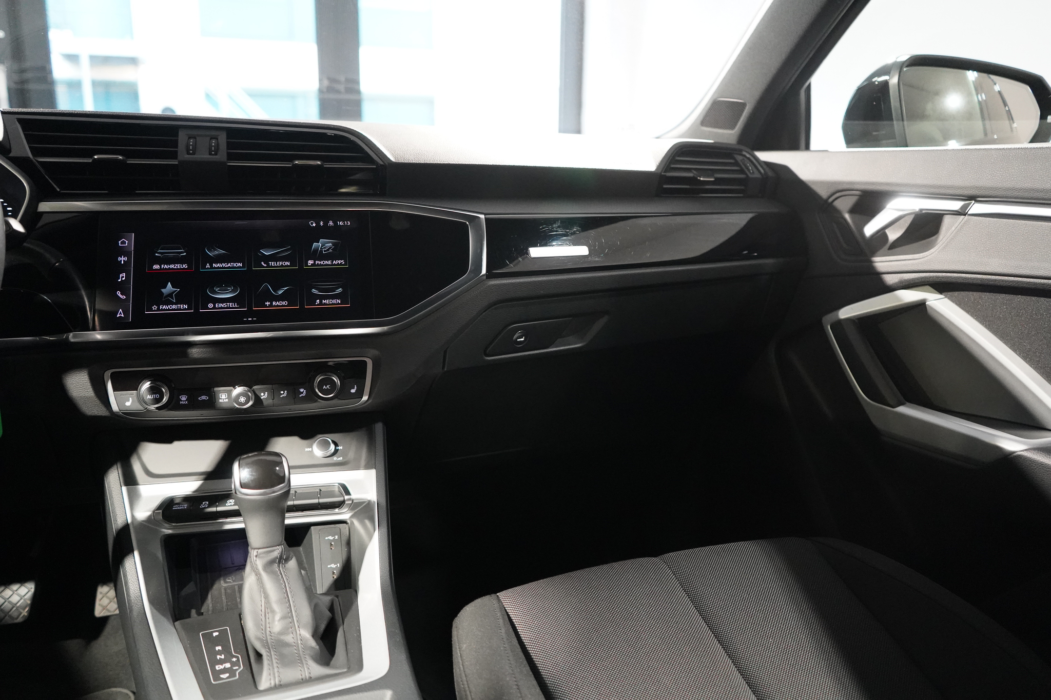 listing desktop thumbnail image 9