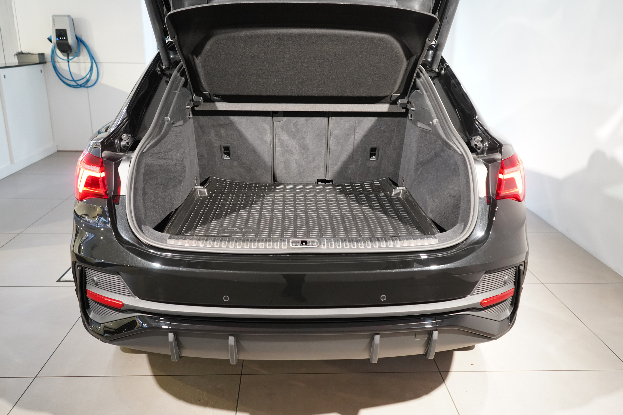 listing desktop thumbnail image 4