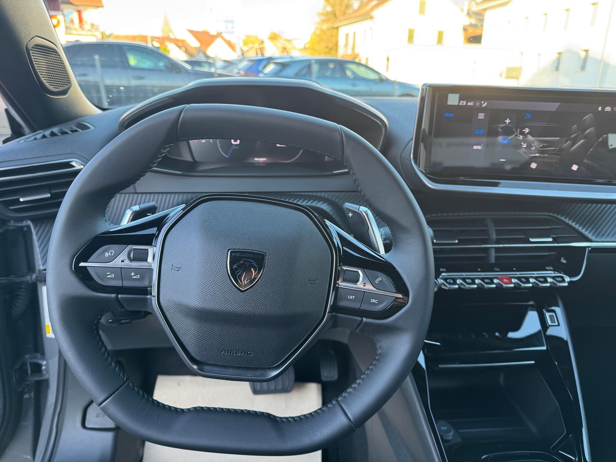 listing desktop thumbnail image 14