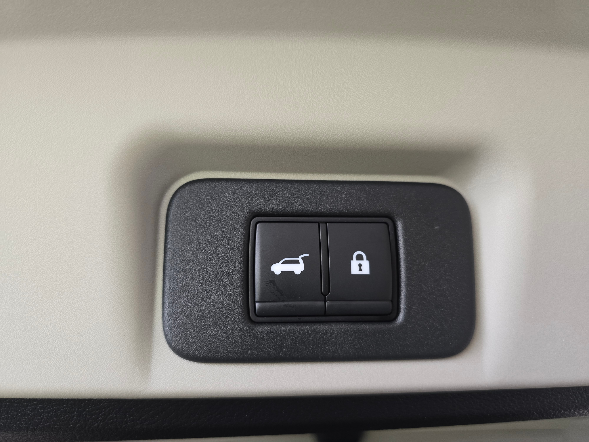 listing desktop thumbnail image 24