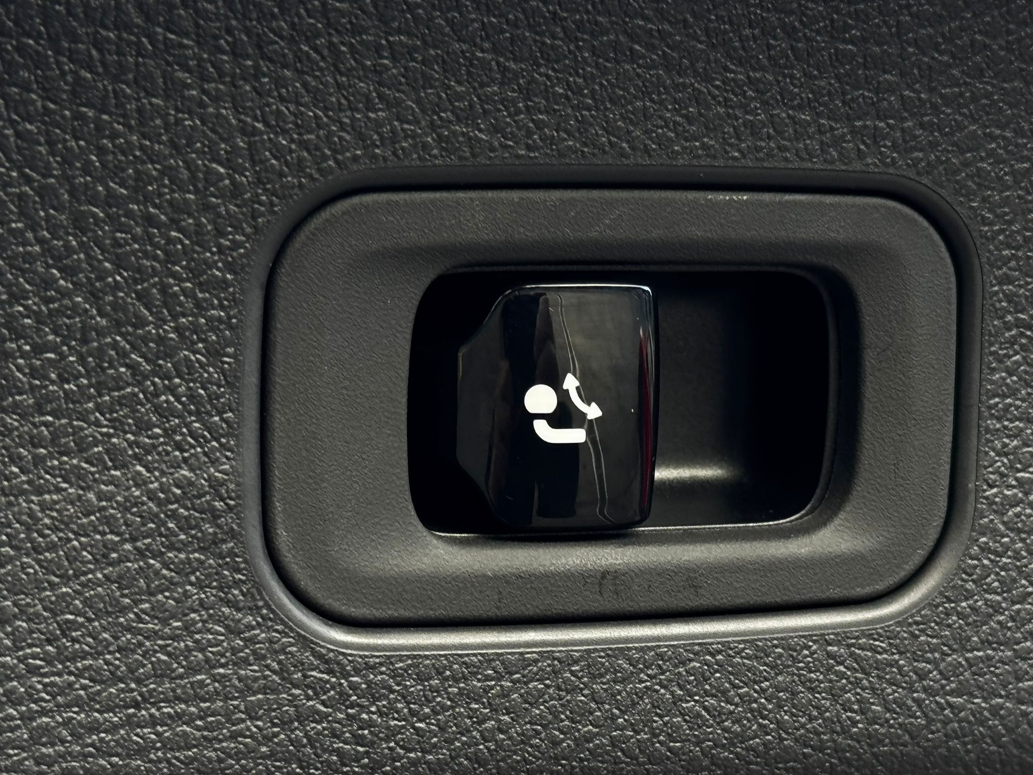 listing desktop thumbnail image 17