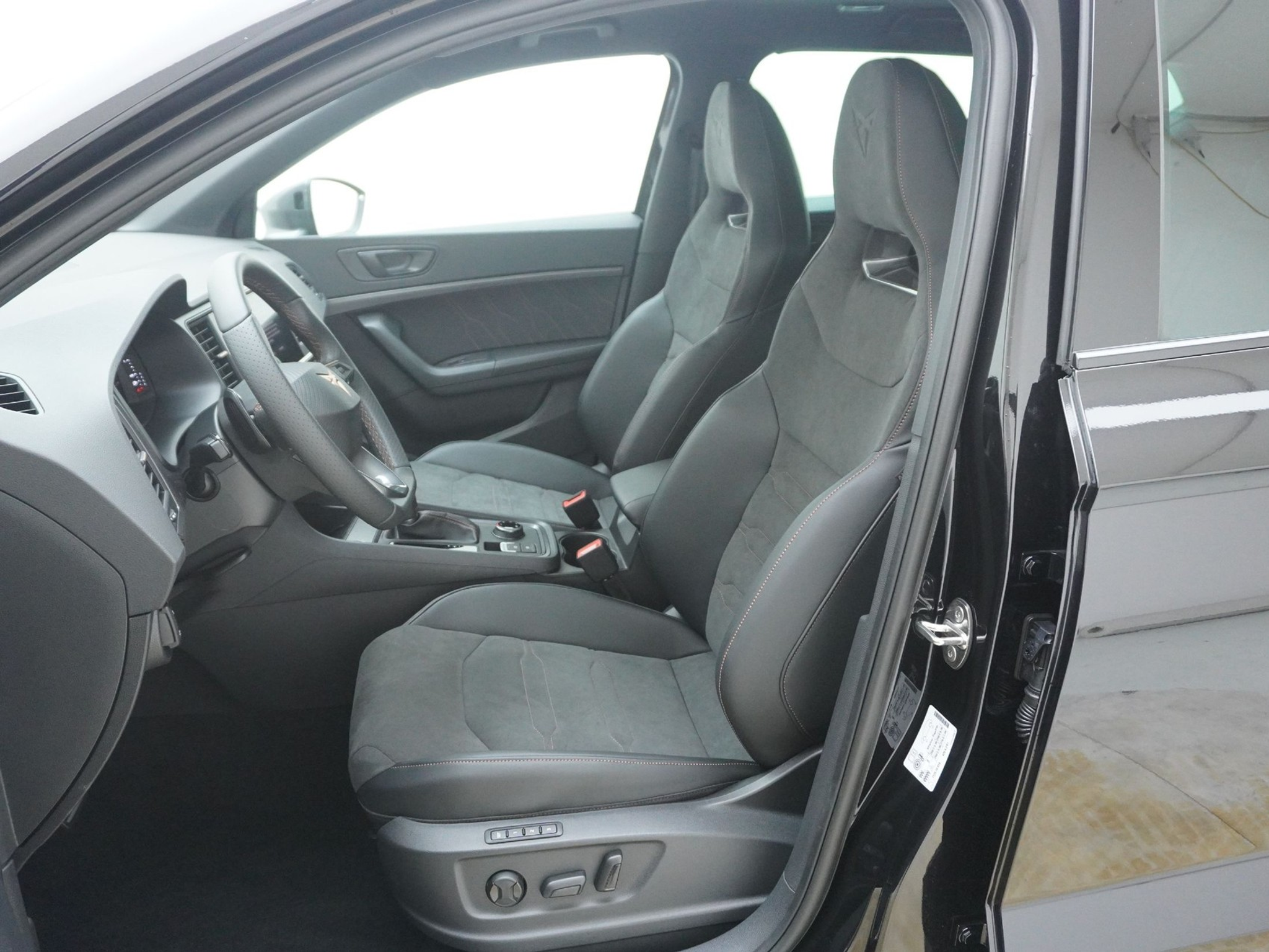 listing desktop thumbnail image 12