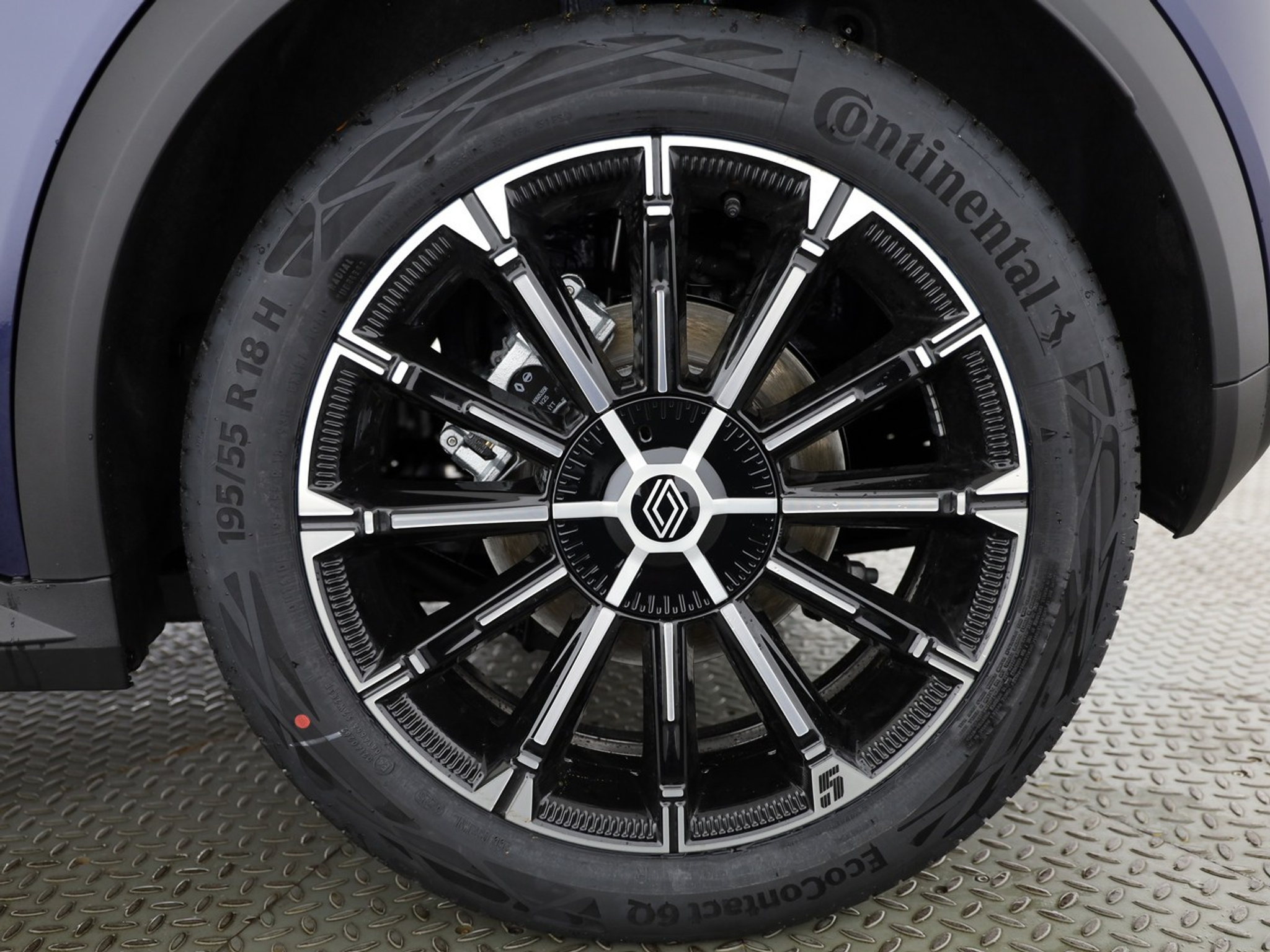 listing desktop thumbnail image 3