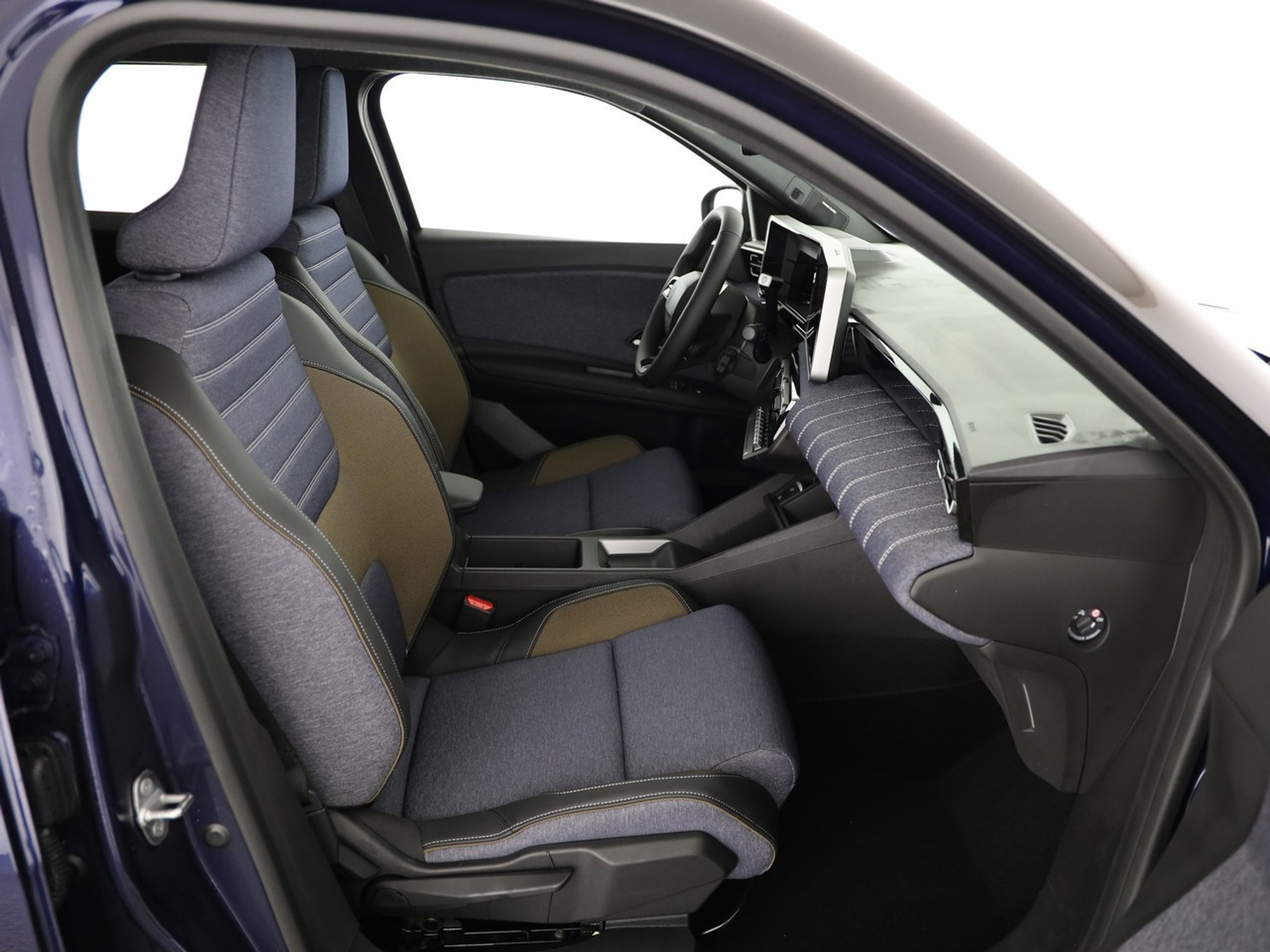 listing desktop thumbnail image 6