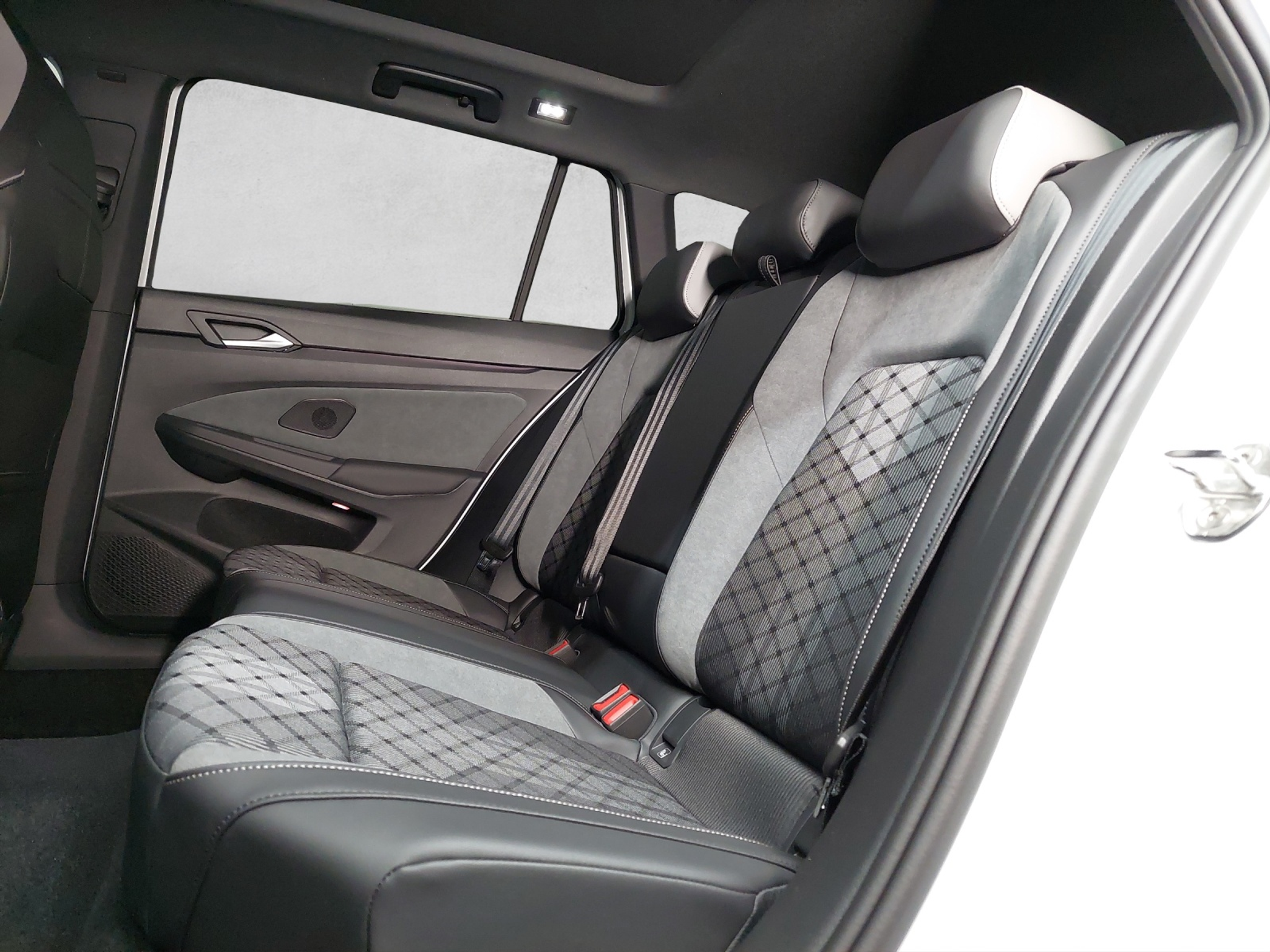 listing desktop thumbnail image 8