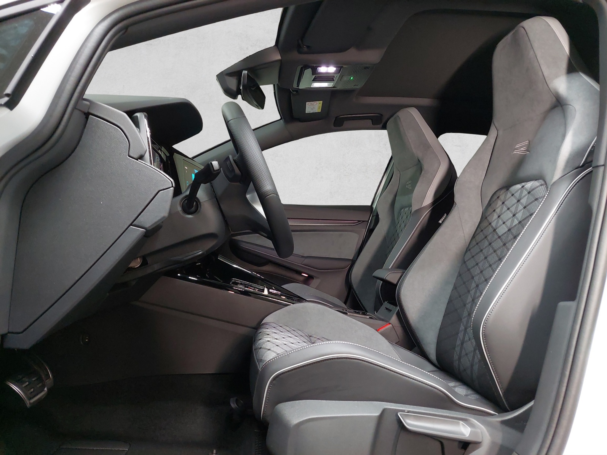 listing desktop thumbnail image 5