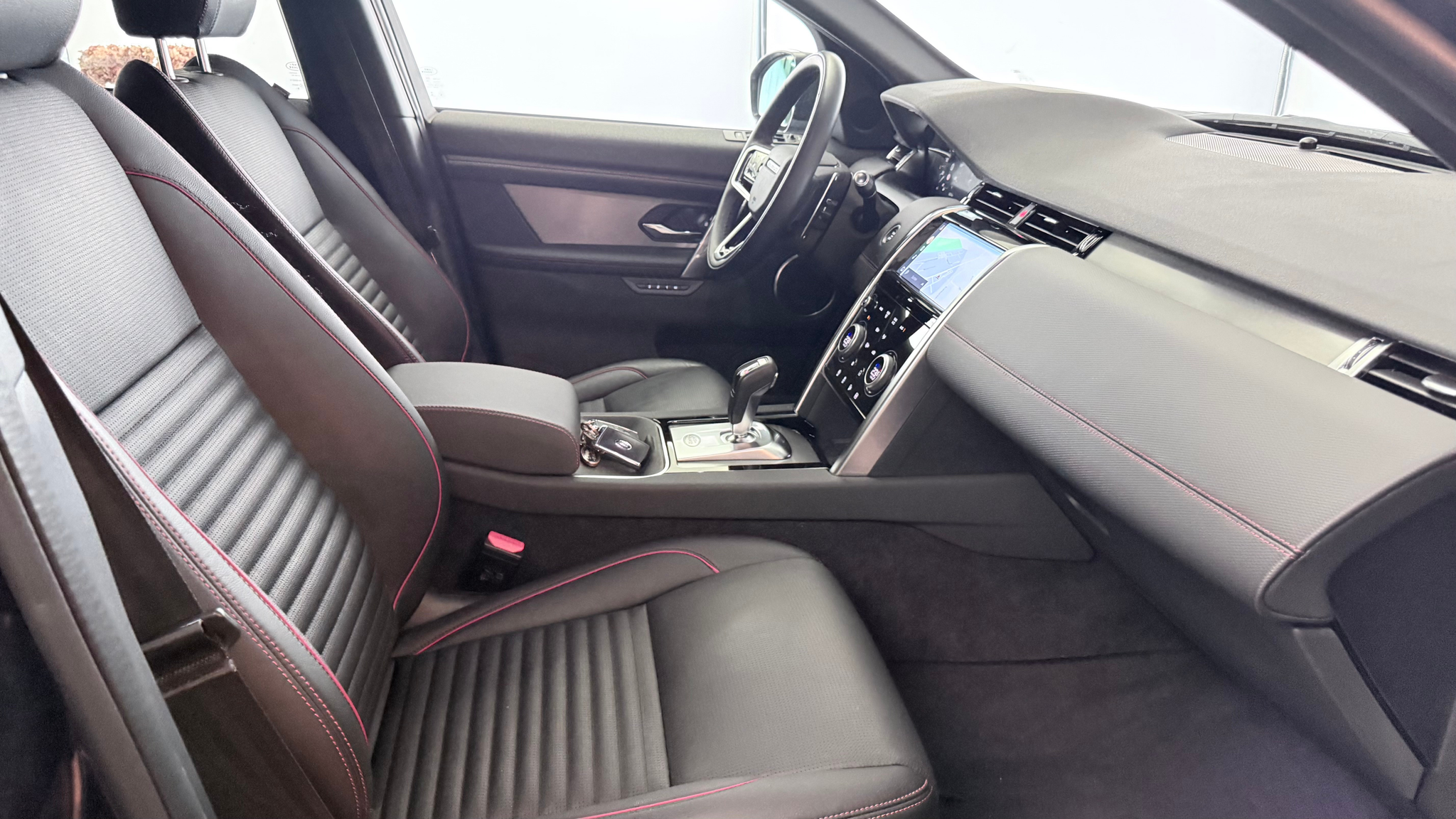 listing desktop thumbnail image 3