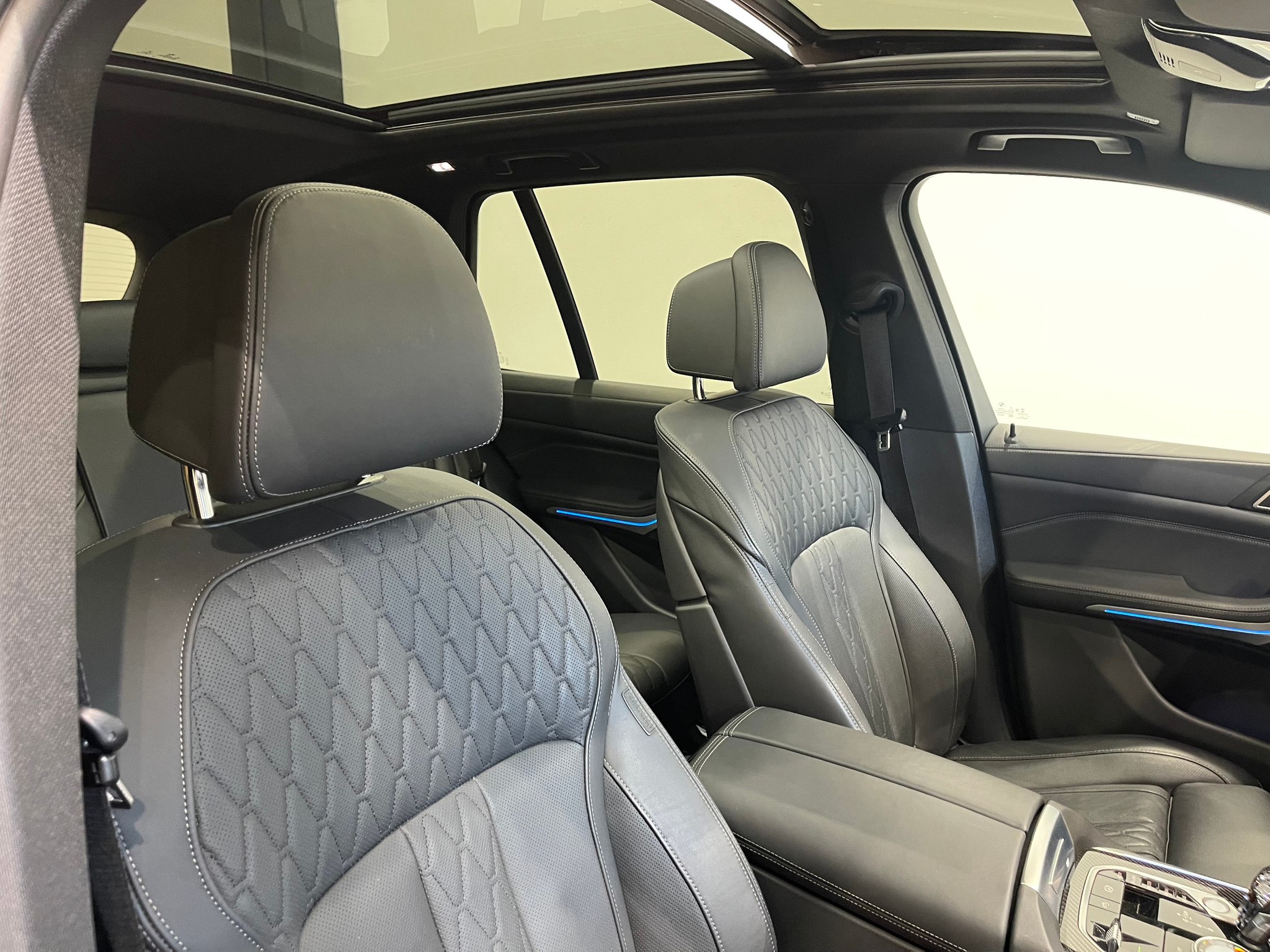 listing desktop thumbnail image 18