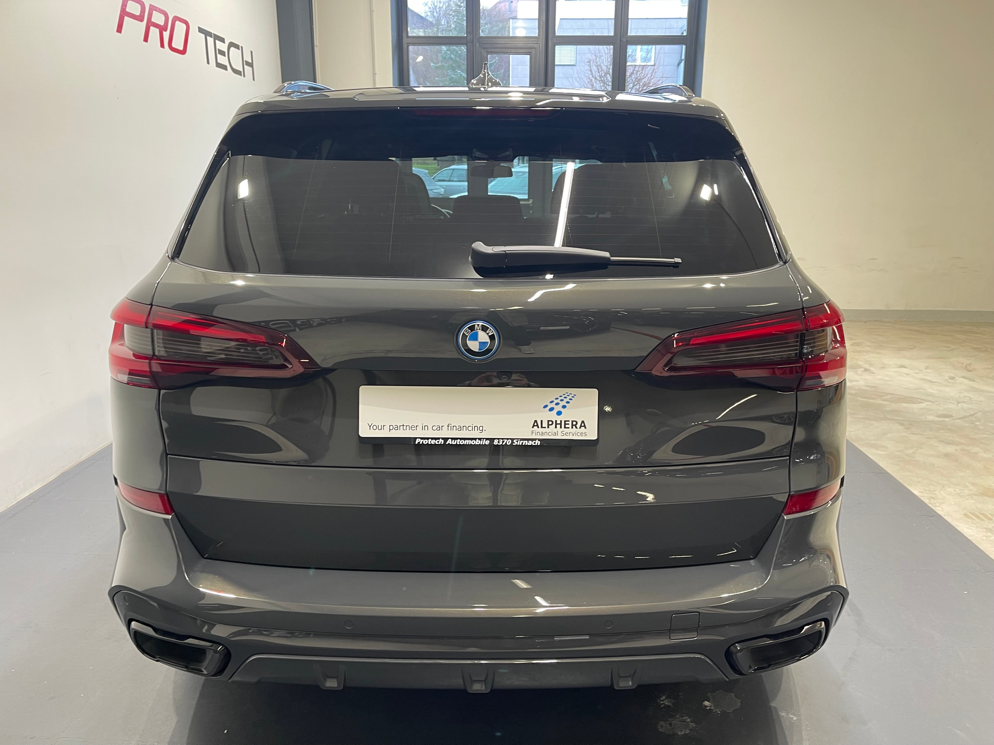 listing desktop thumbnail image 3