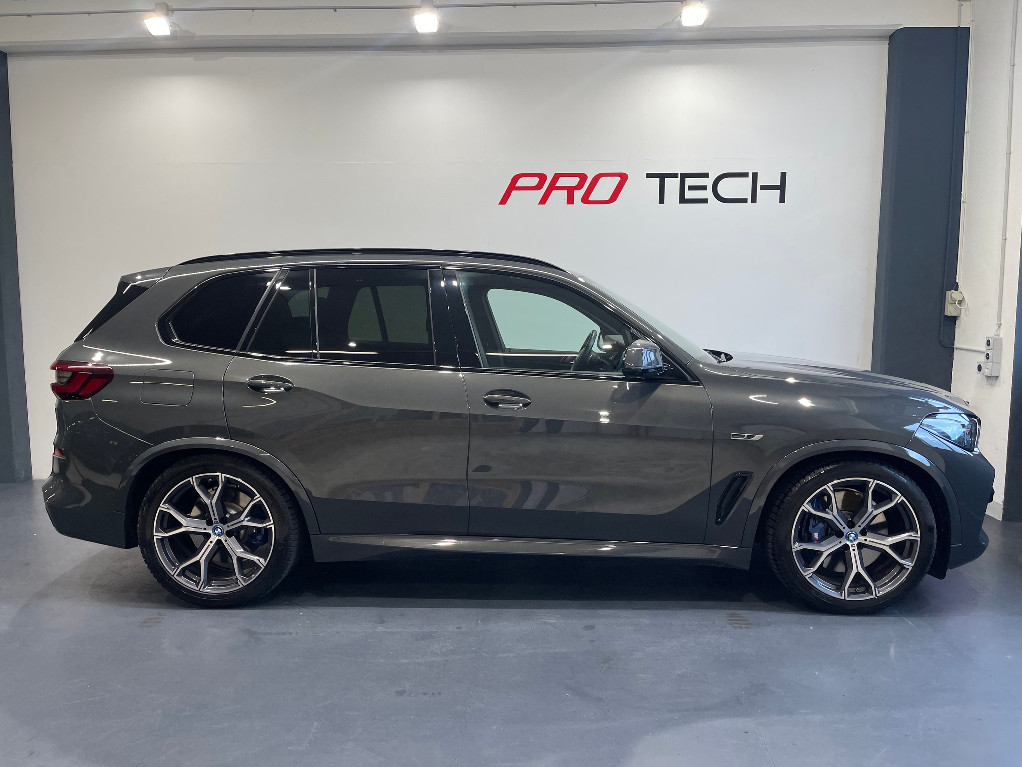 listing desktop thumbnail image 1