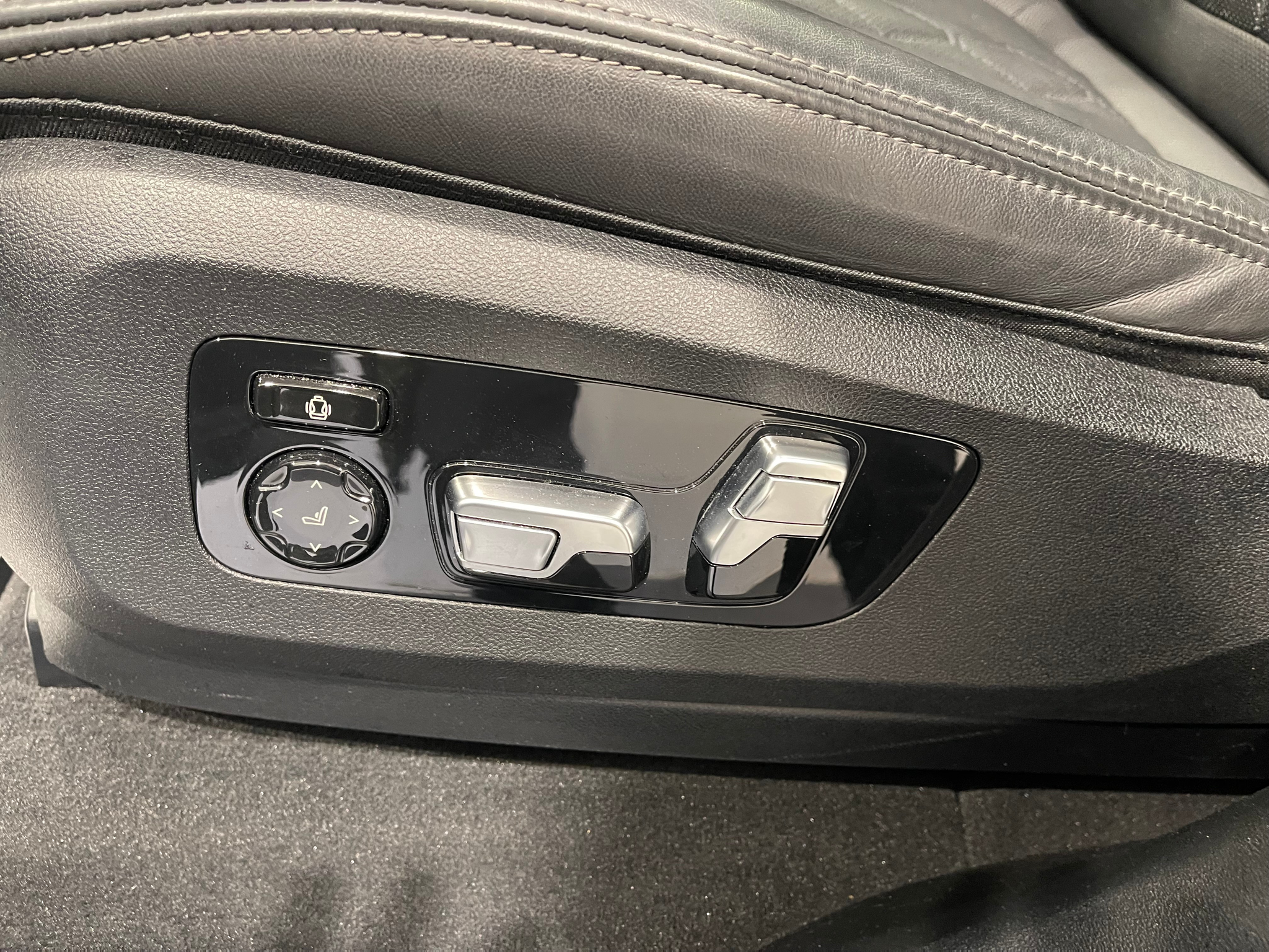 listing desktop thumbnail image 8