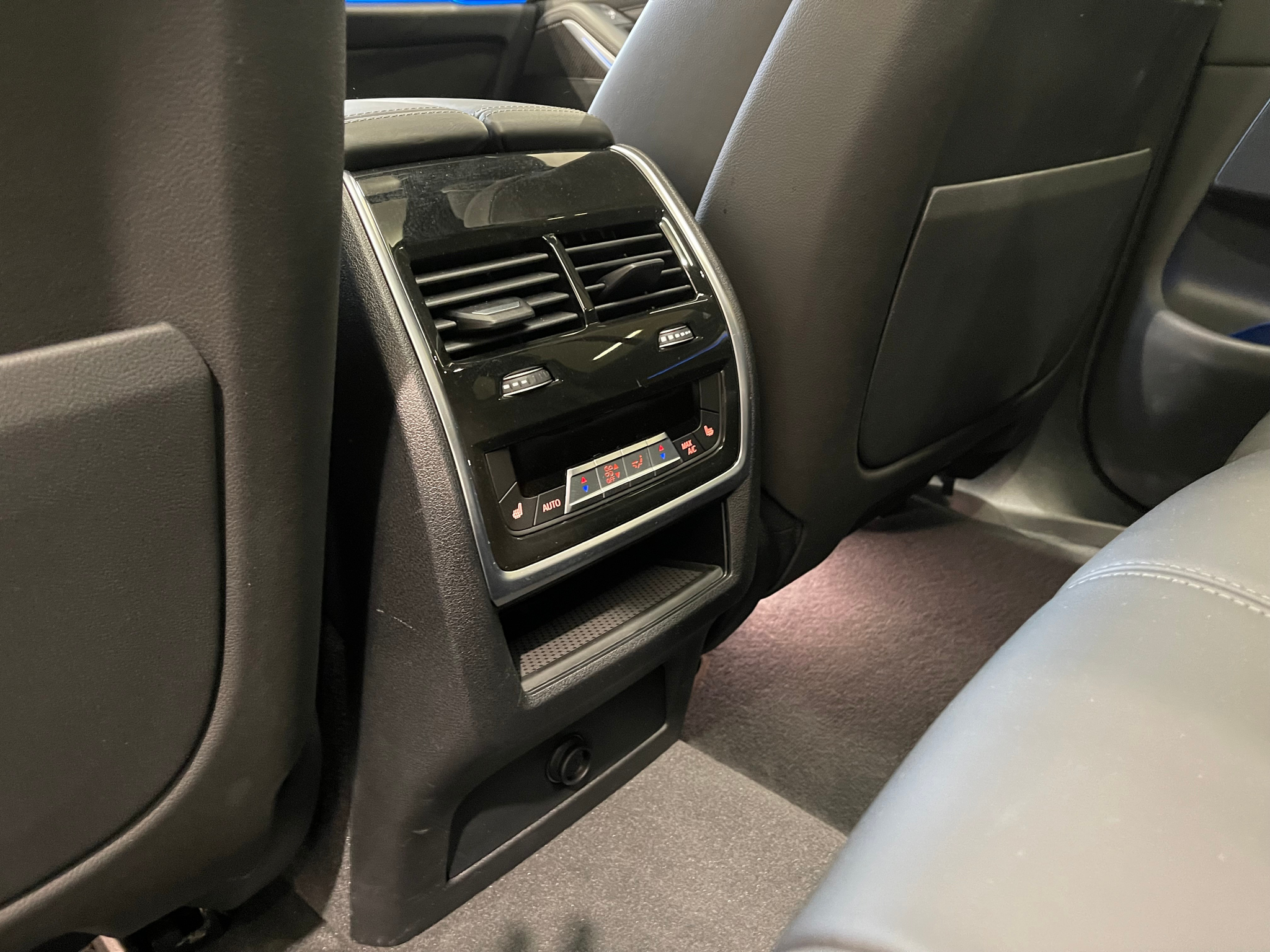 listing desktop thumbnail image 14