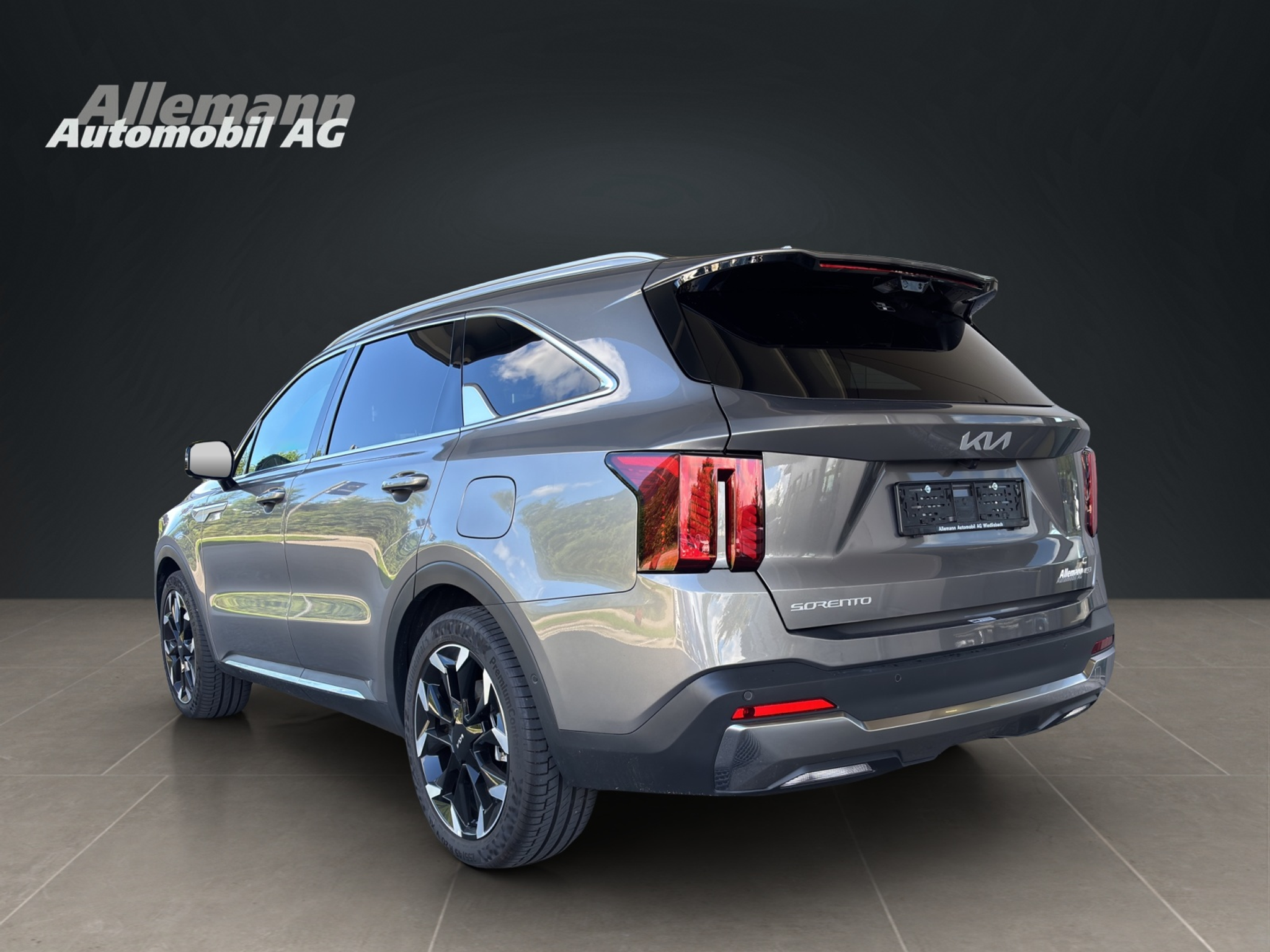 listing desktop thumbnail image 3