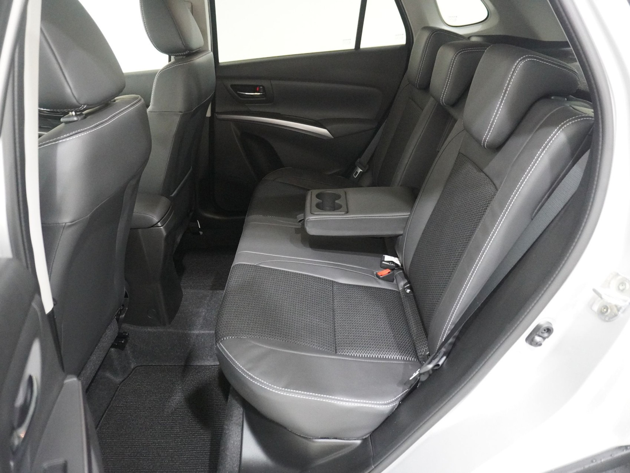 listing desktop thumbnail image 17