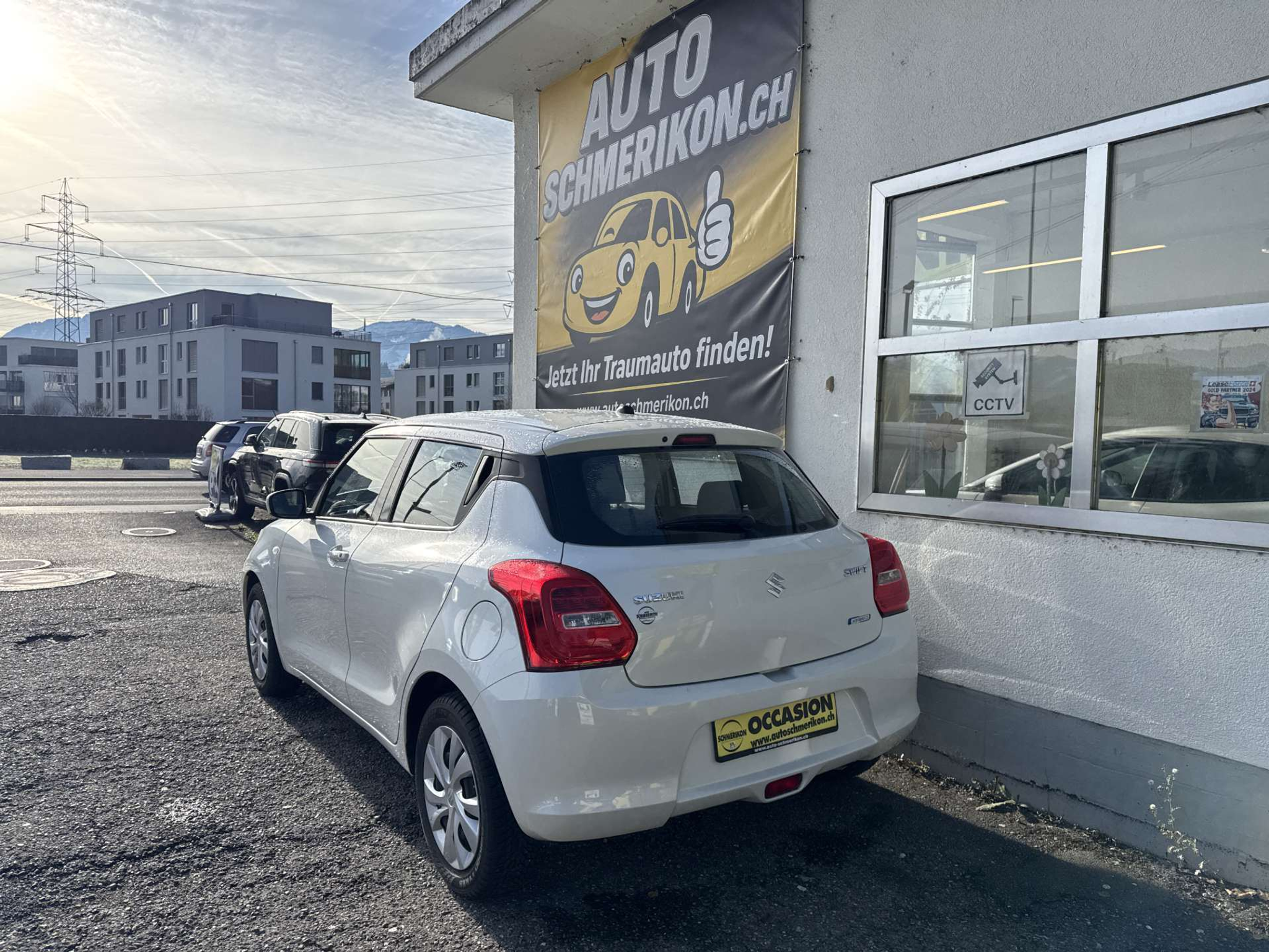 listing desktop thumbnail image 2