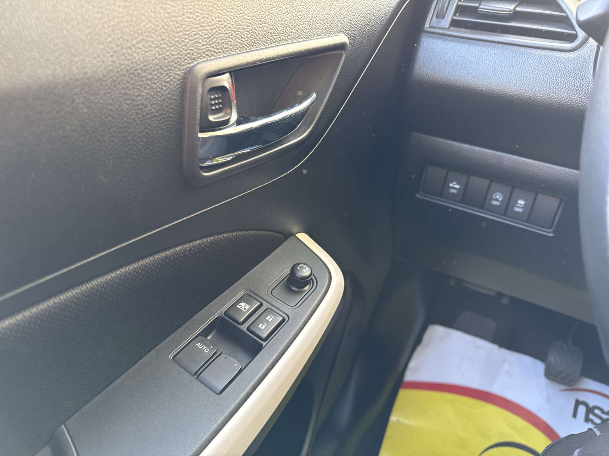 listing desktop thumbnail image 15