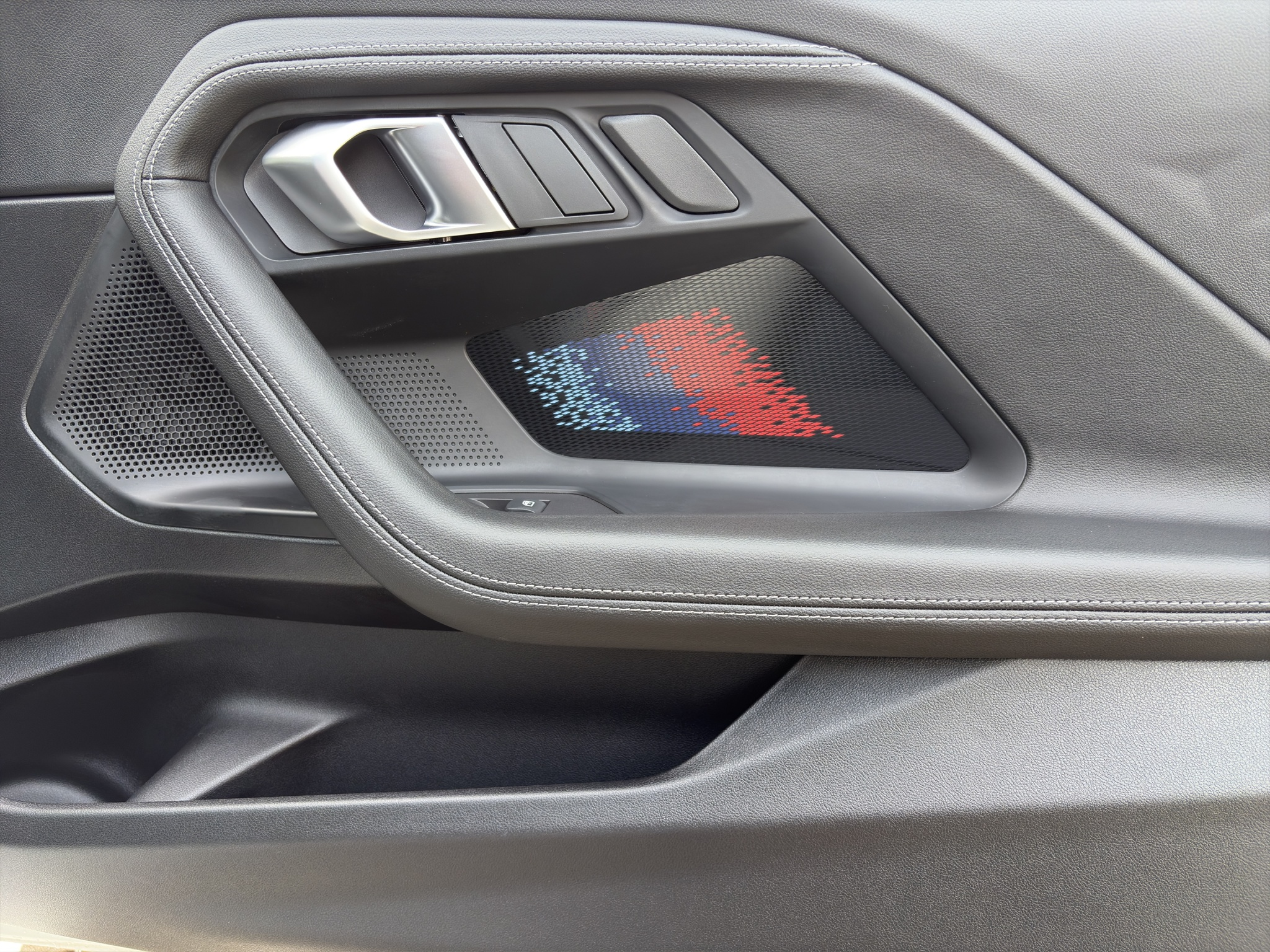 listing desktop thumbnail image 22