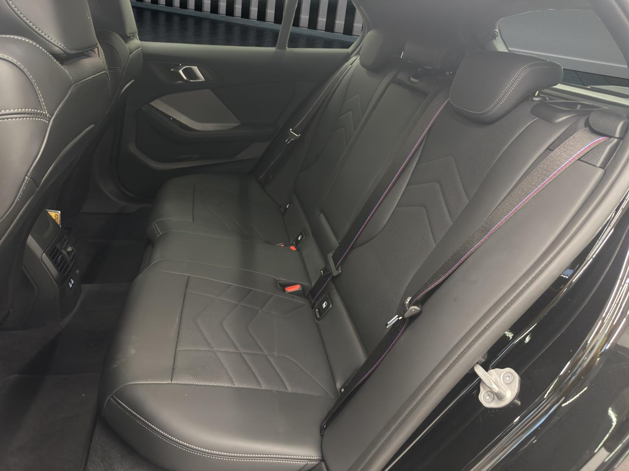 listing desktop thumbnail image 16