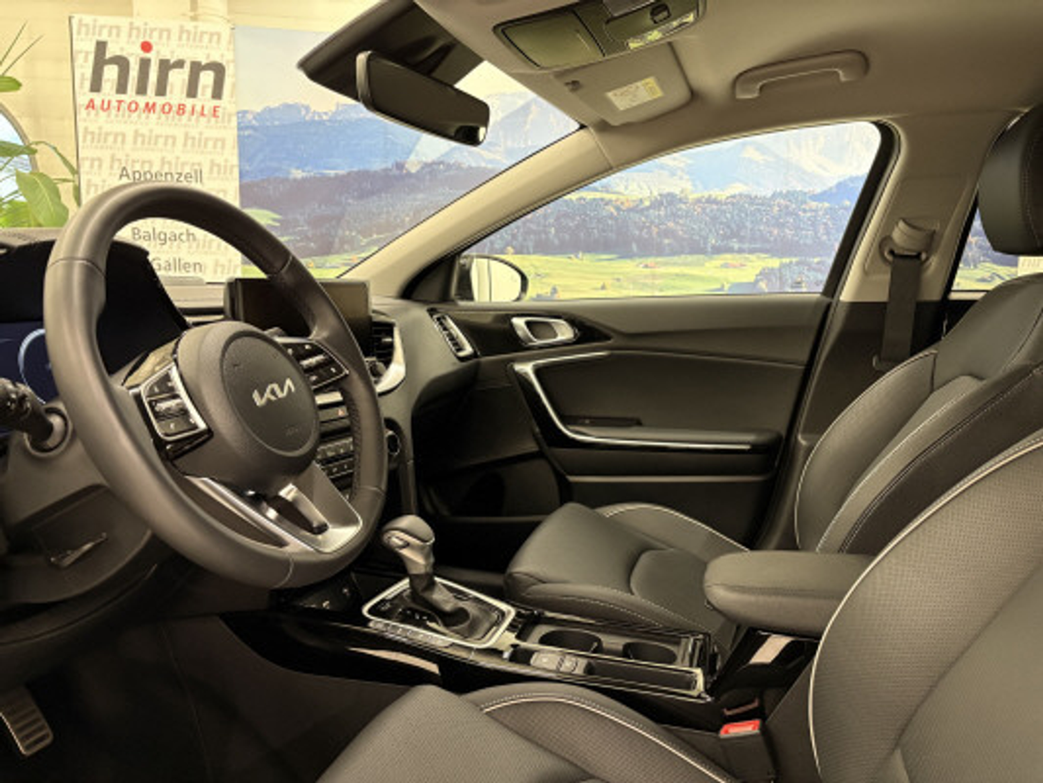 listing desktop thumbnail image 4