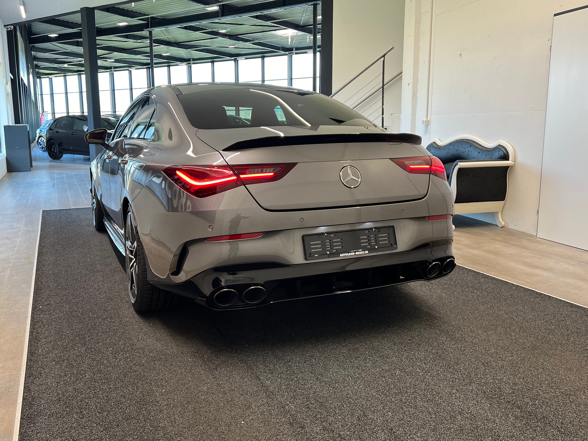 listing desktop thumbnail image 7