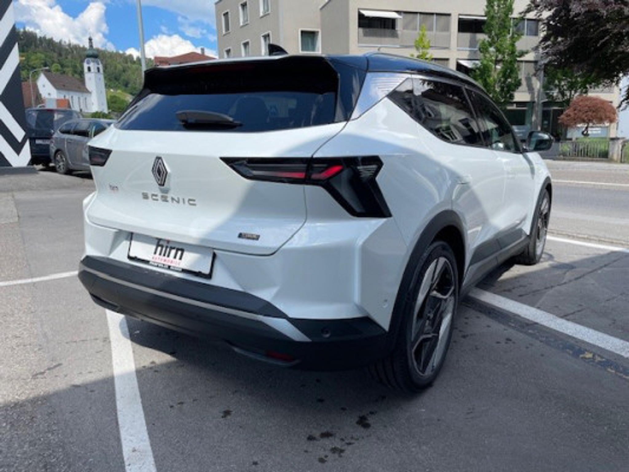 listing desktop thumbnail image 2