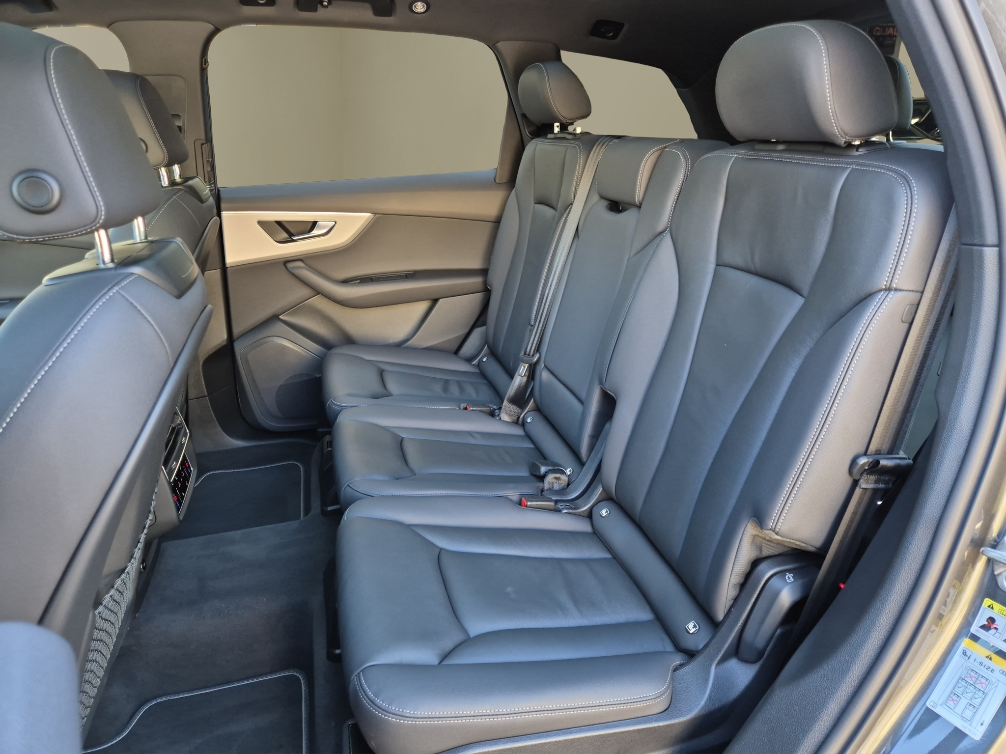 listing desktop thumbnail image 14