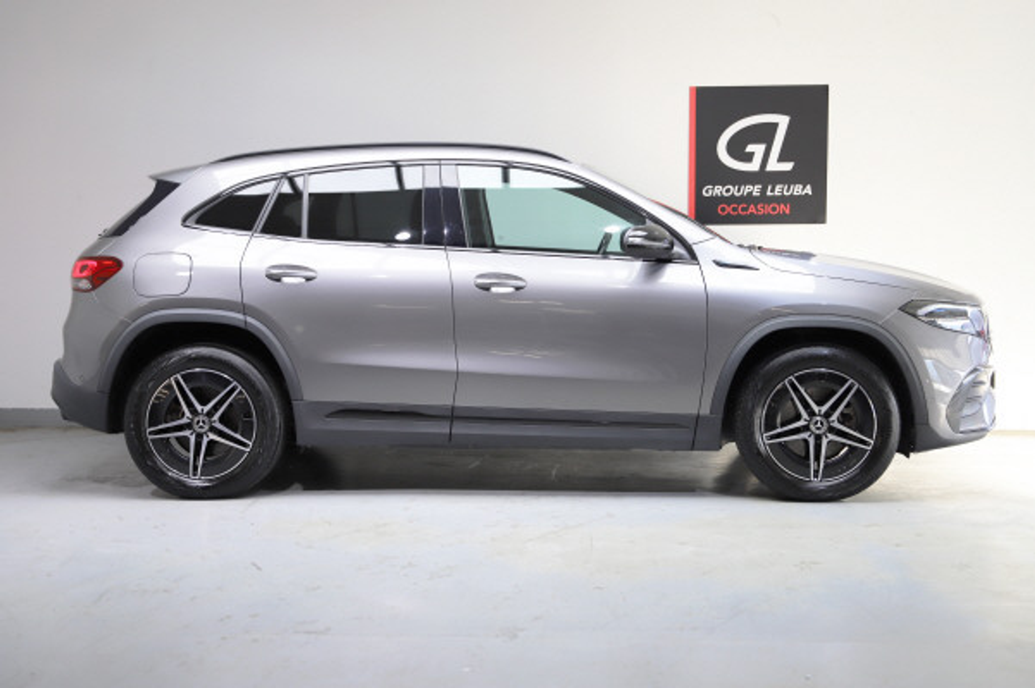 listing desktop thumbnail image 6