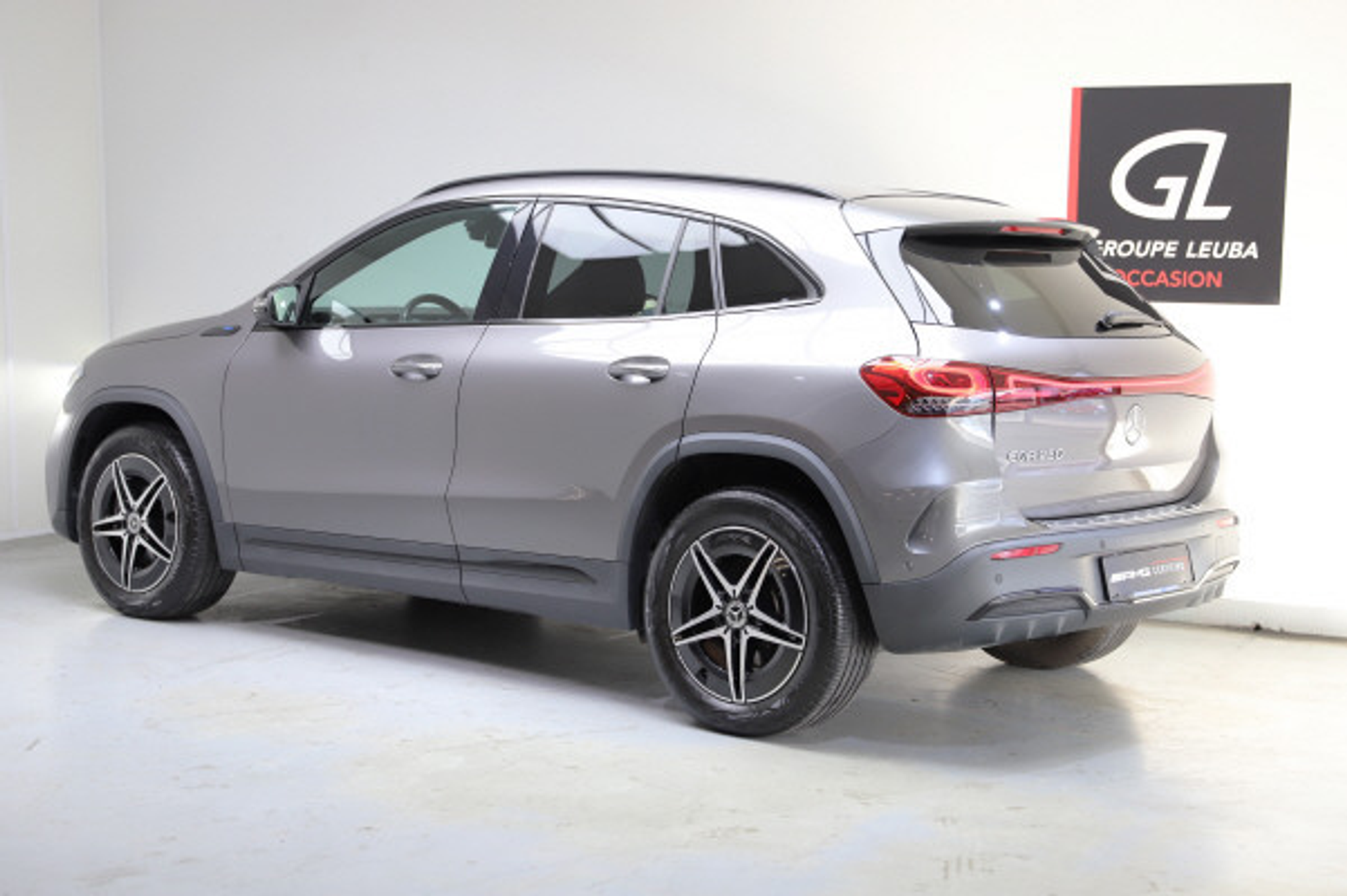 listing desktop thumbnail image 2