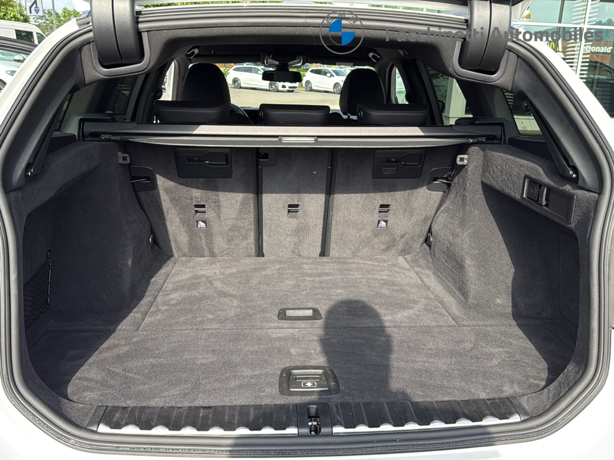 listing desktop thumbnail image 12