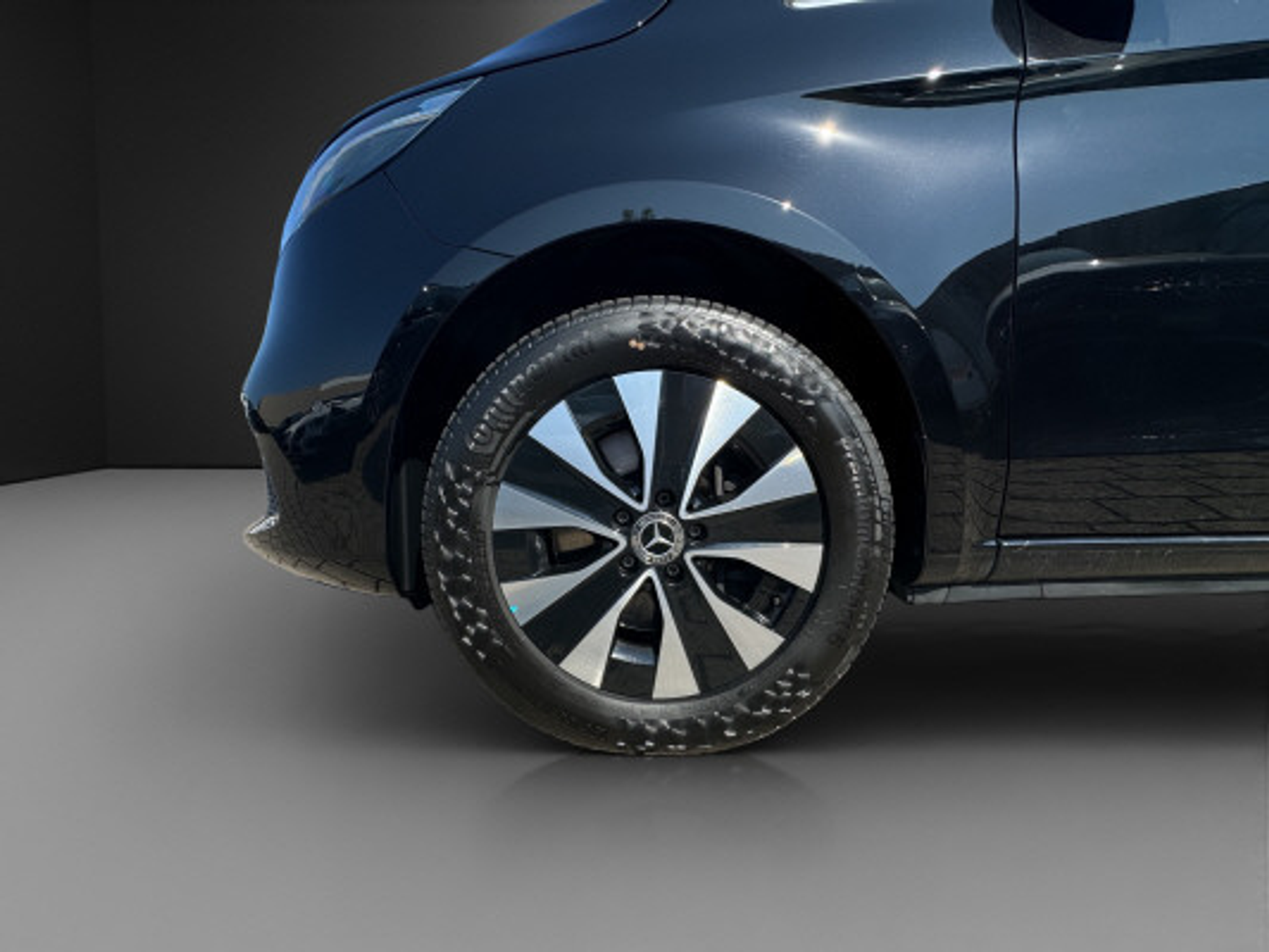 listing desktop thumbnail image 6