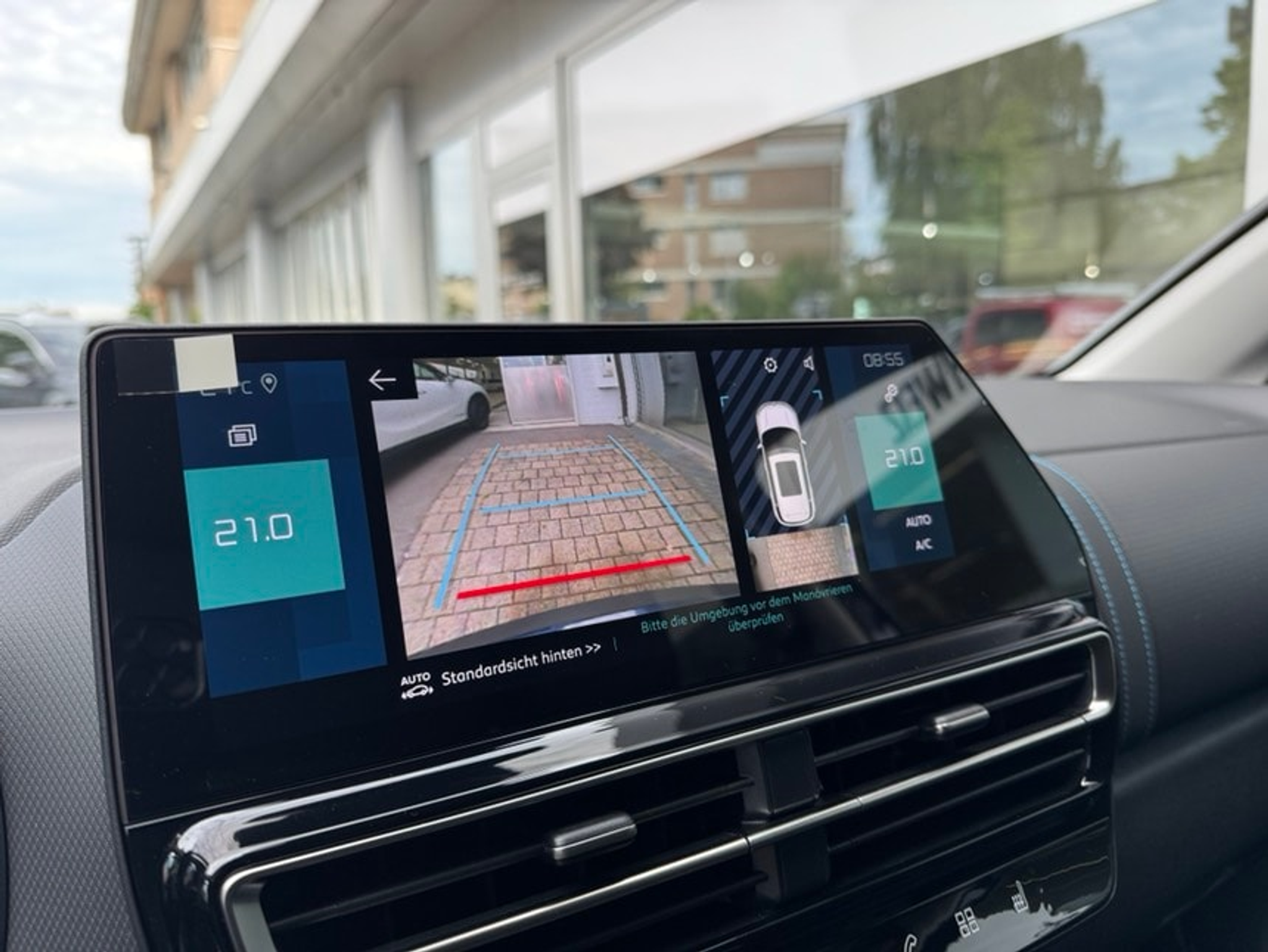 listing desktop thumbnail image 15