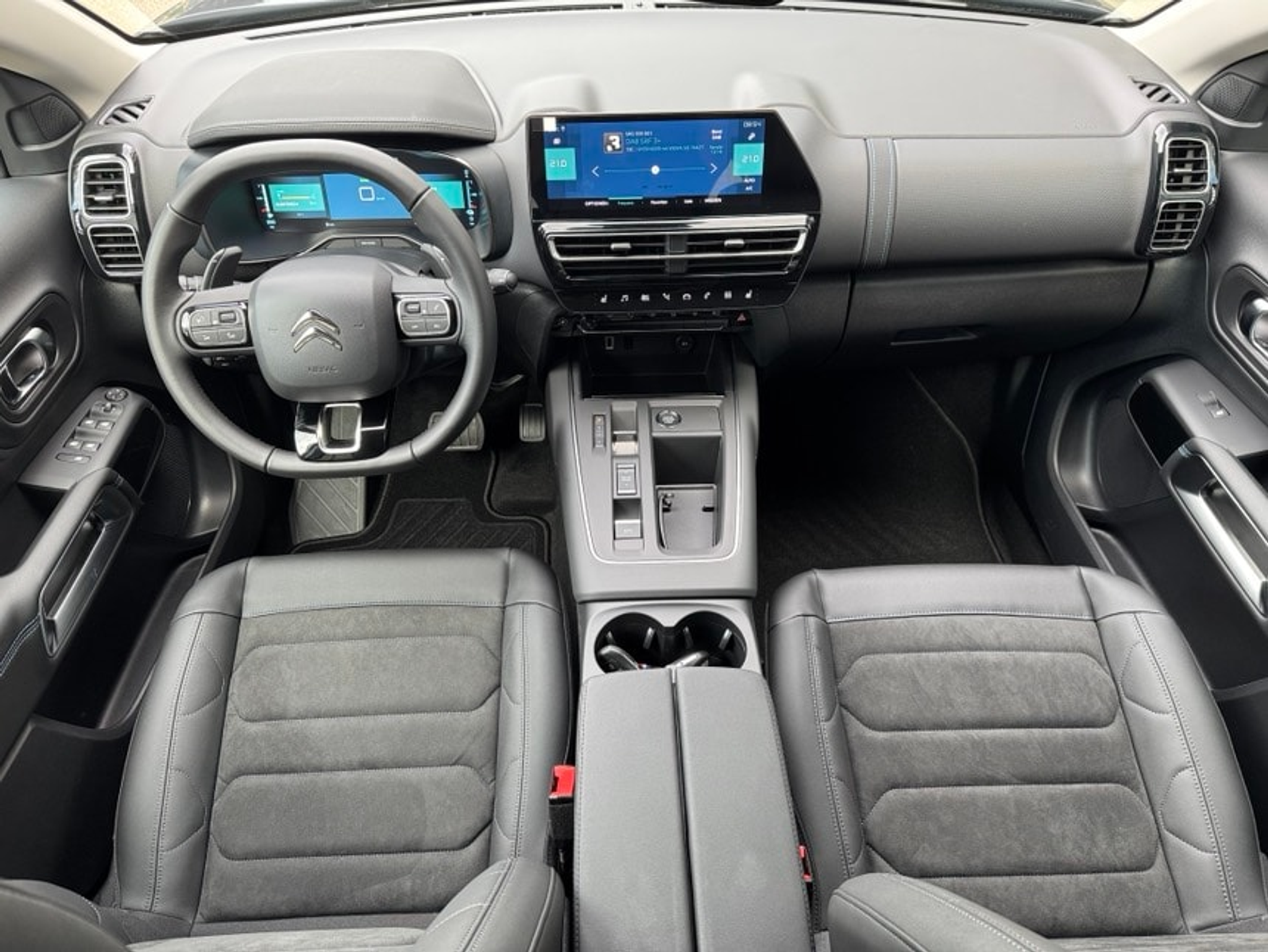 listing desktop thumbnail image 4