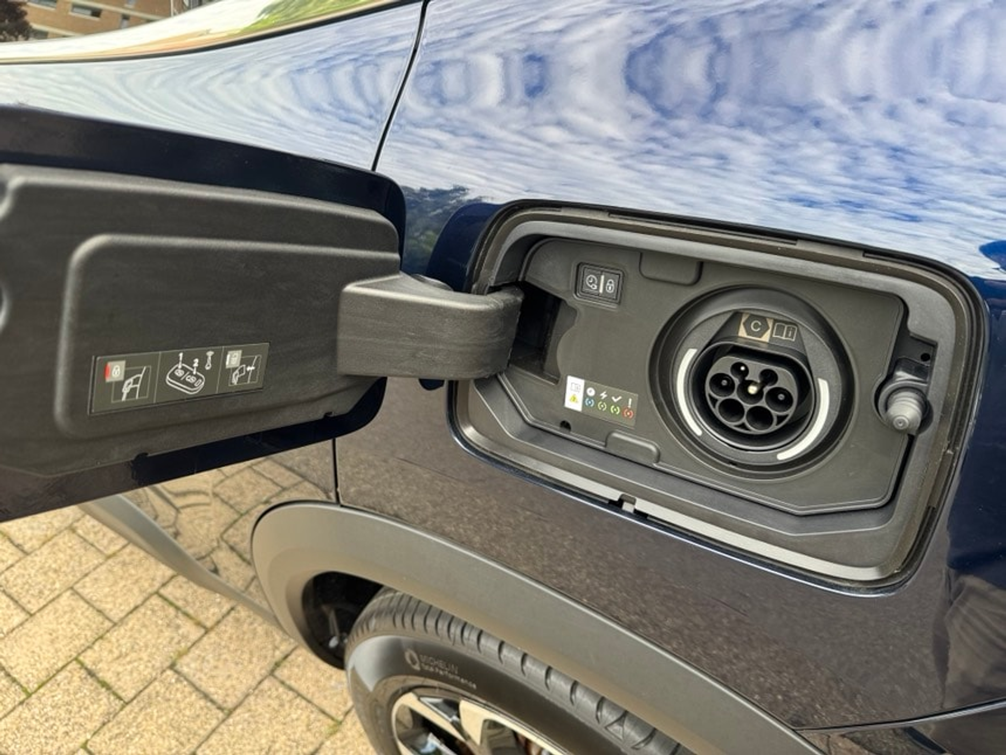 listing desktop thumbnail image 11