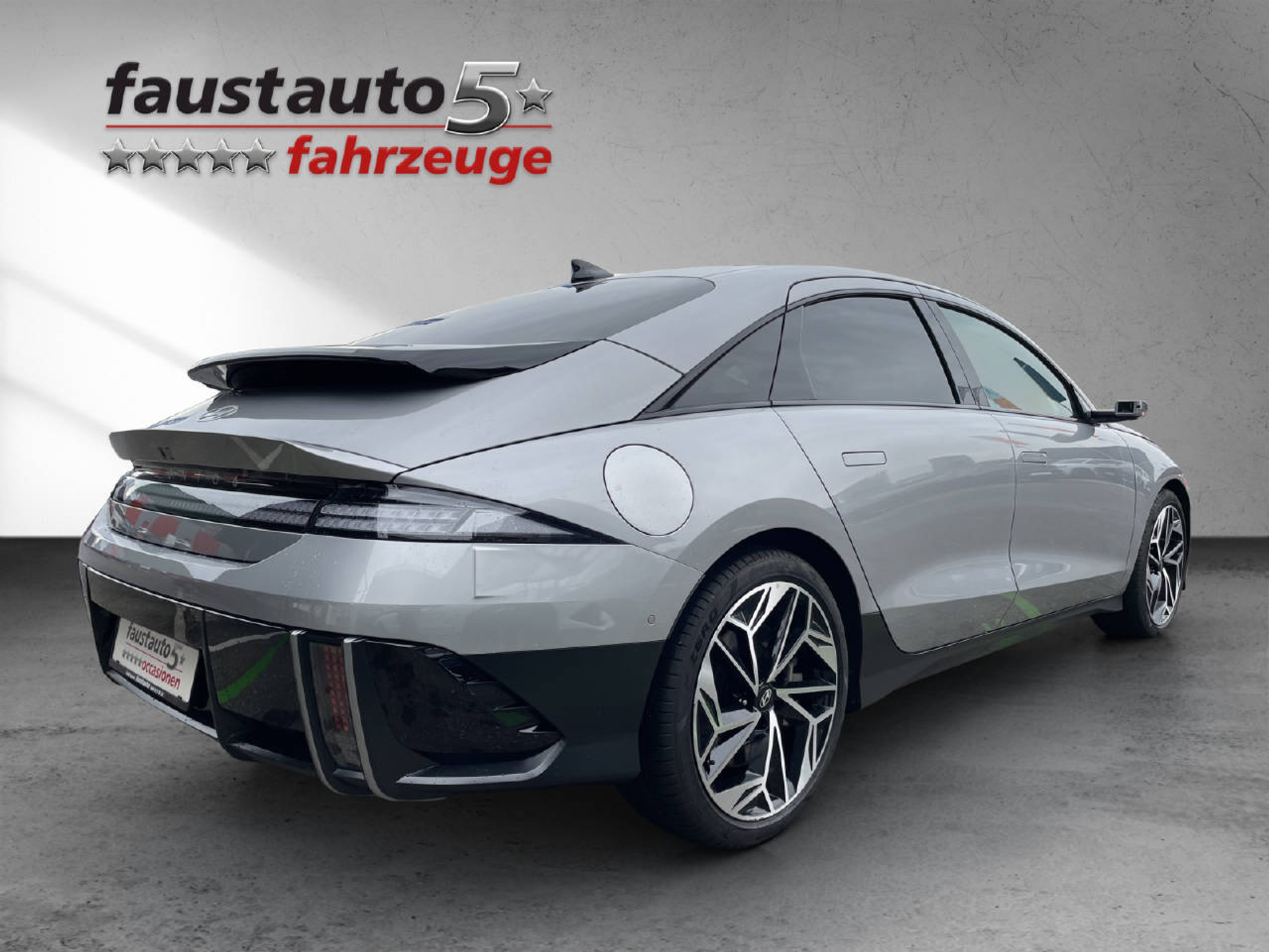 listing desktop thumbnail image 4