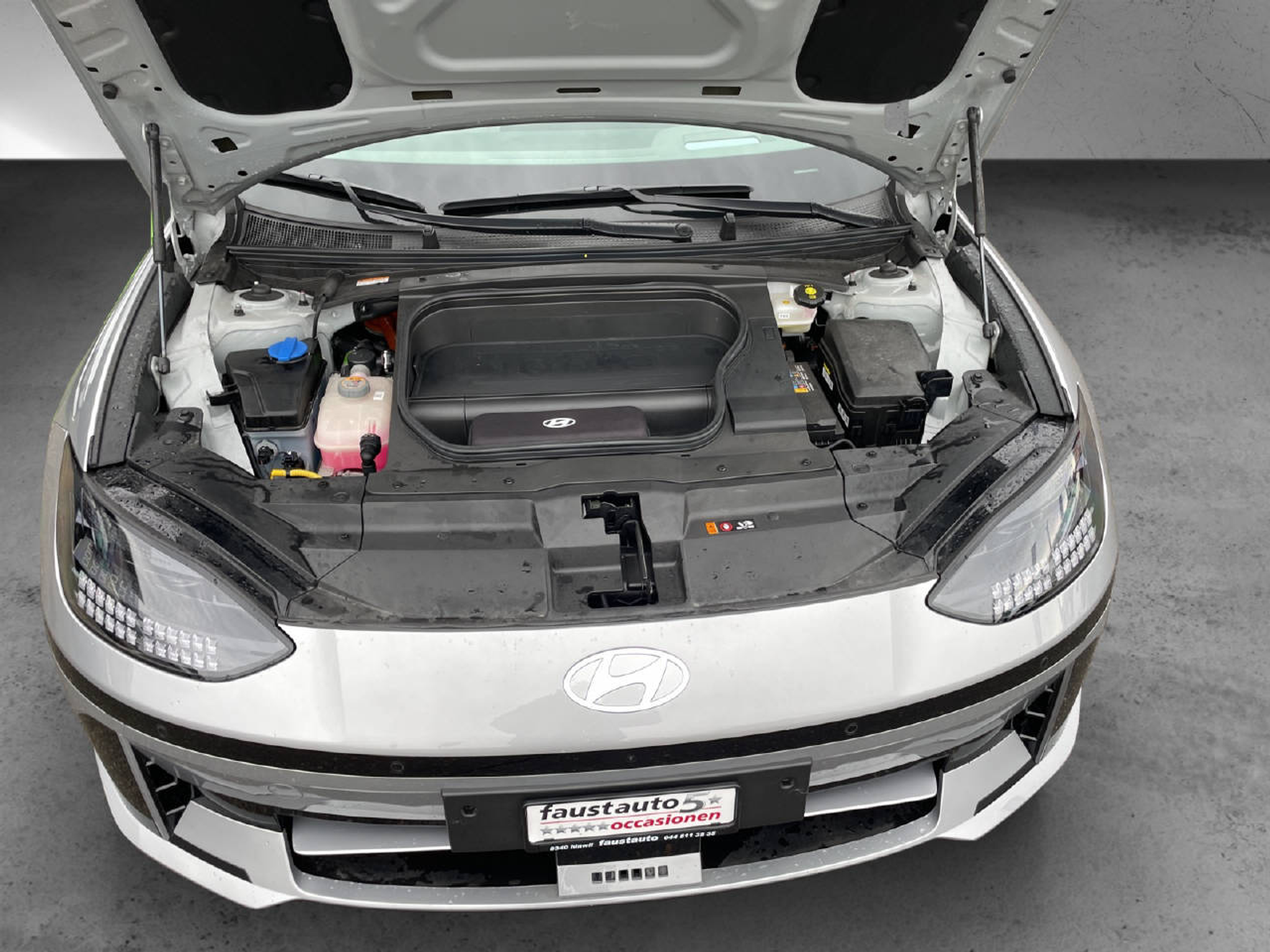 listing desktop thumbnail image 12