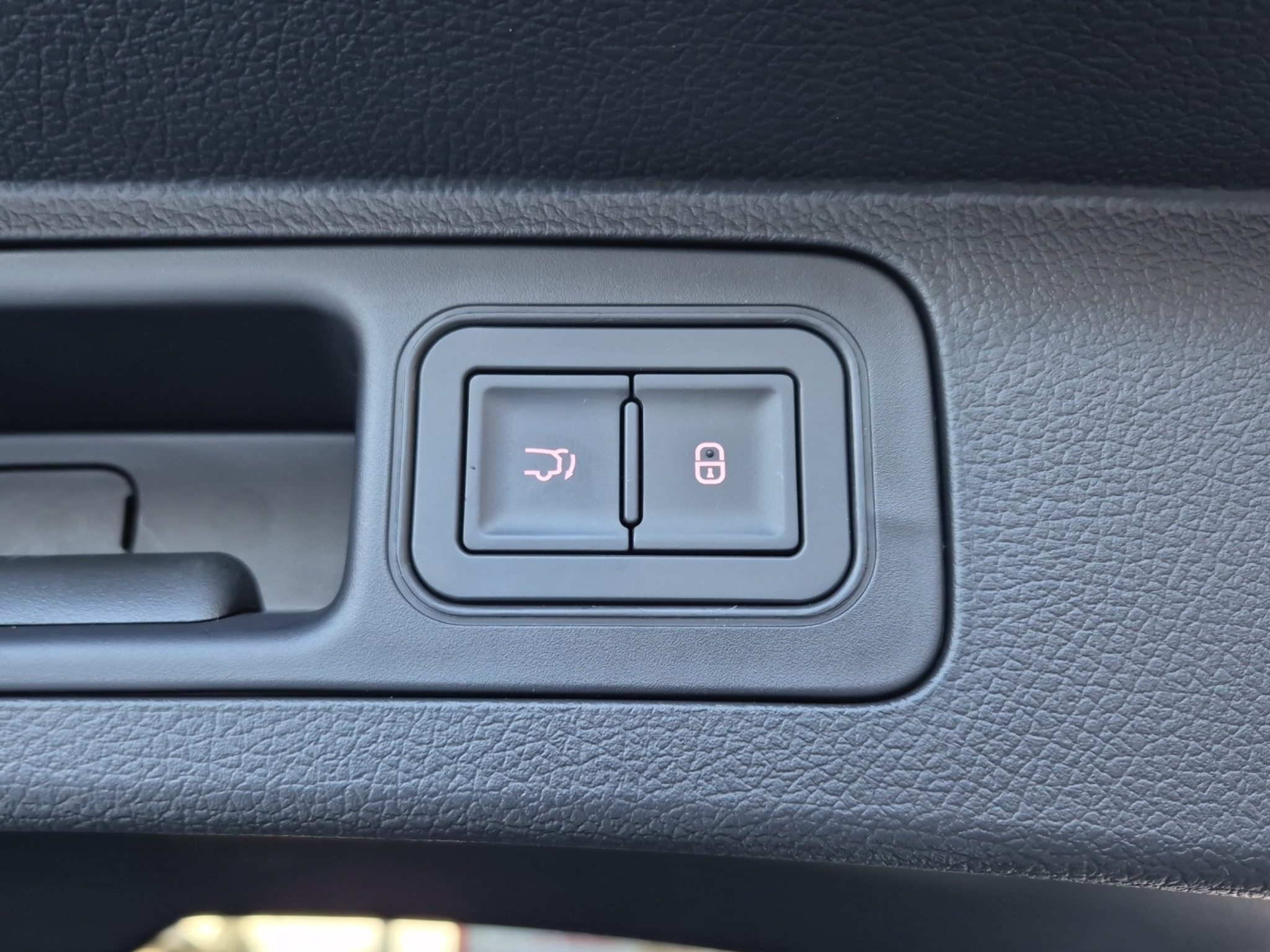 listing desktop thumbnail image 5