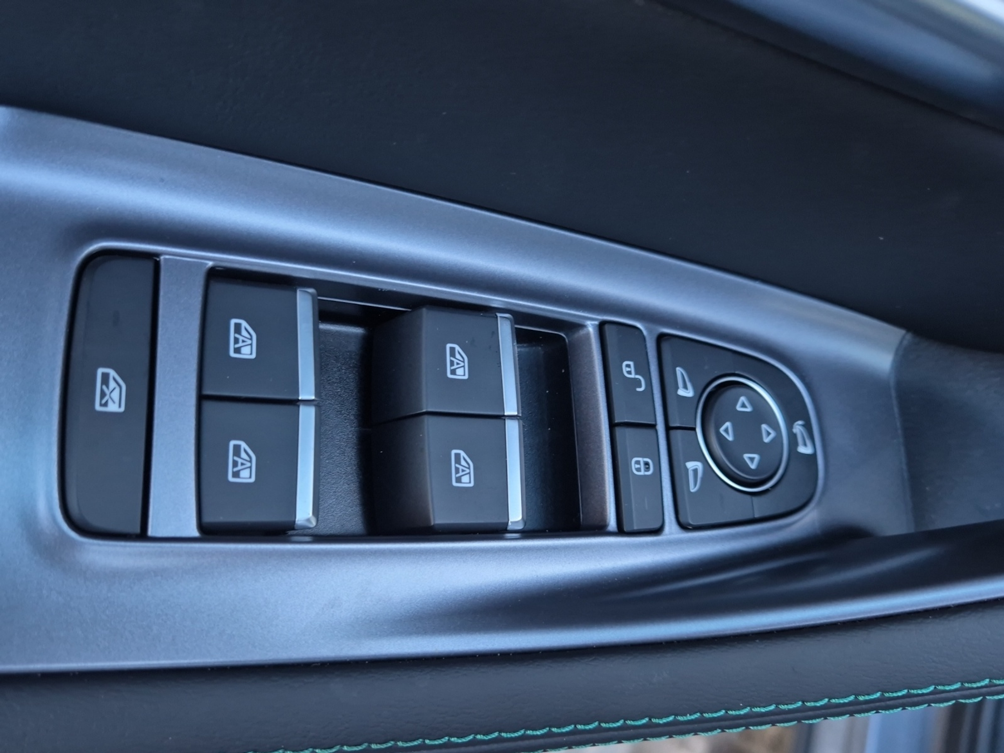 listing desktop thumbnail image 14