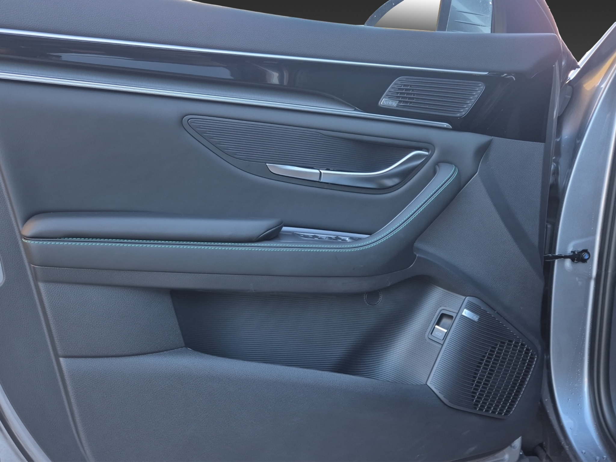 listing desktop thumbnail image 13