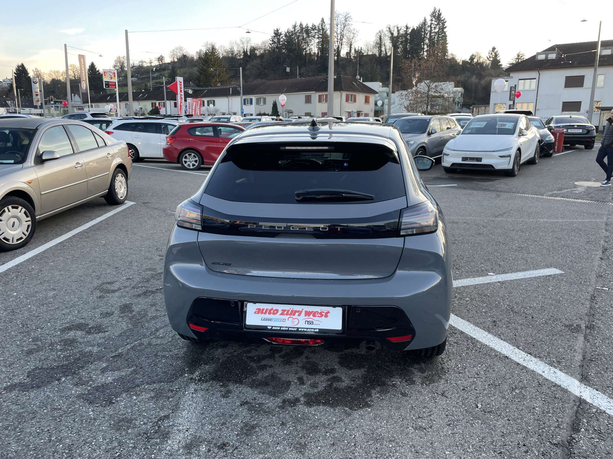 listing desktop thumbnail image 14